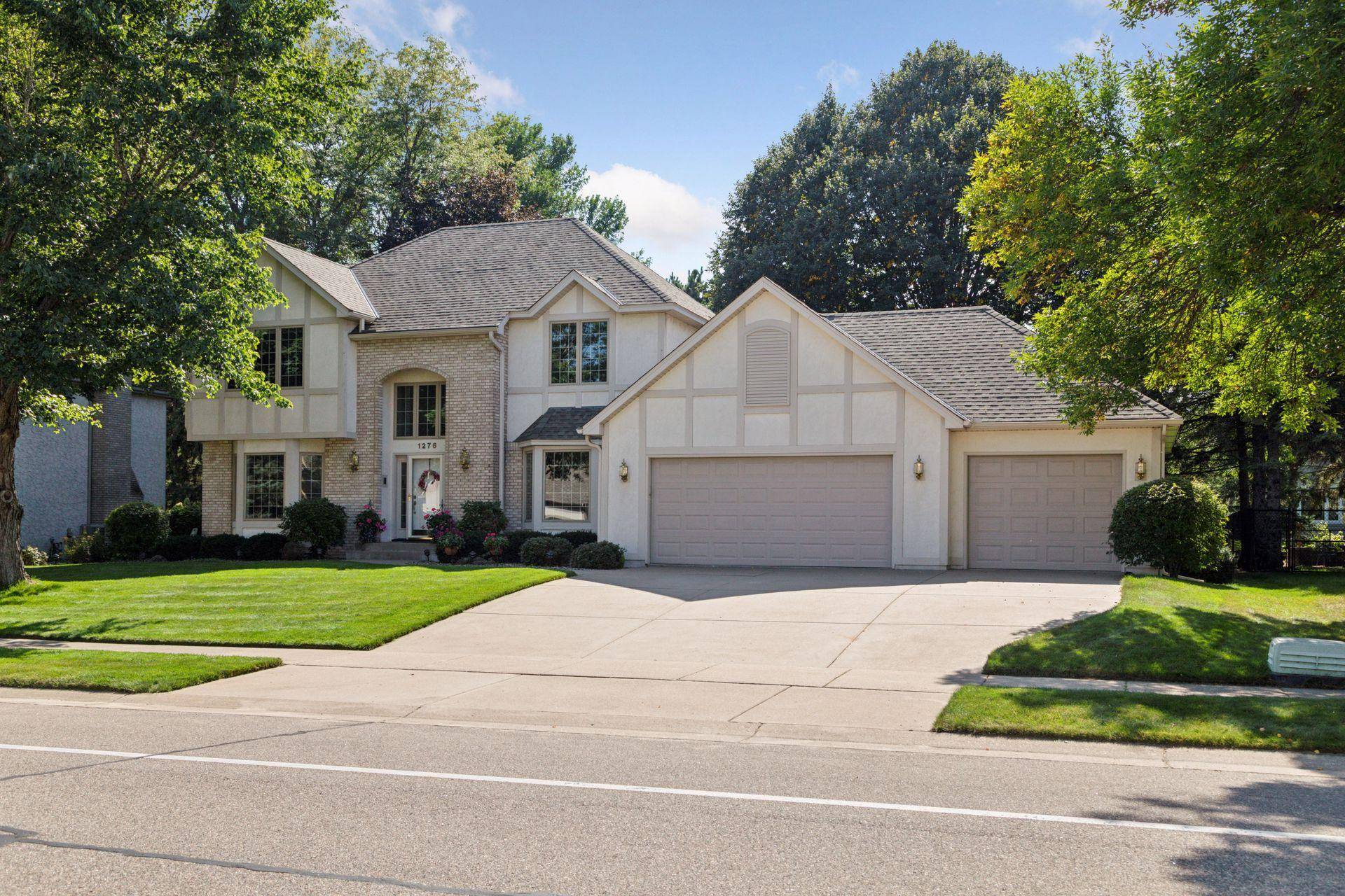 Shoreview, MN 55126,1276 W Royal Oaks DR