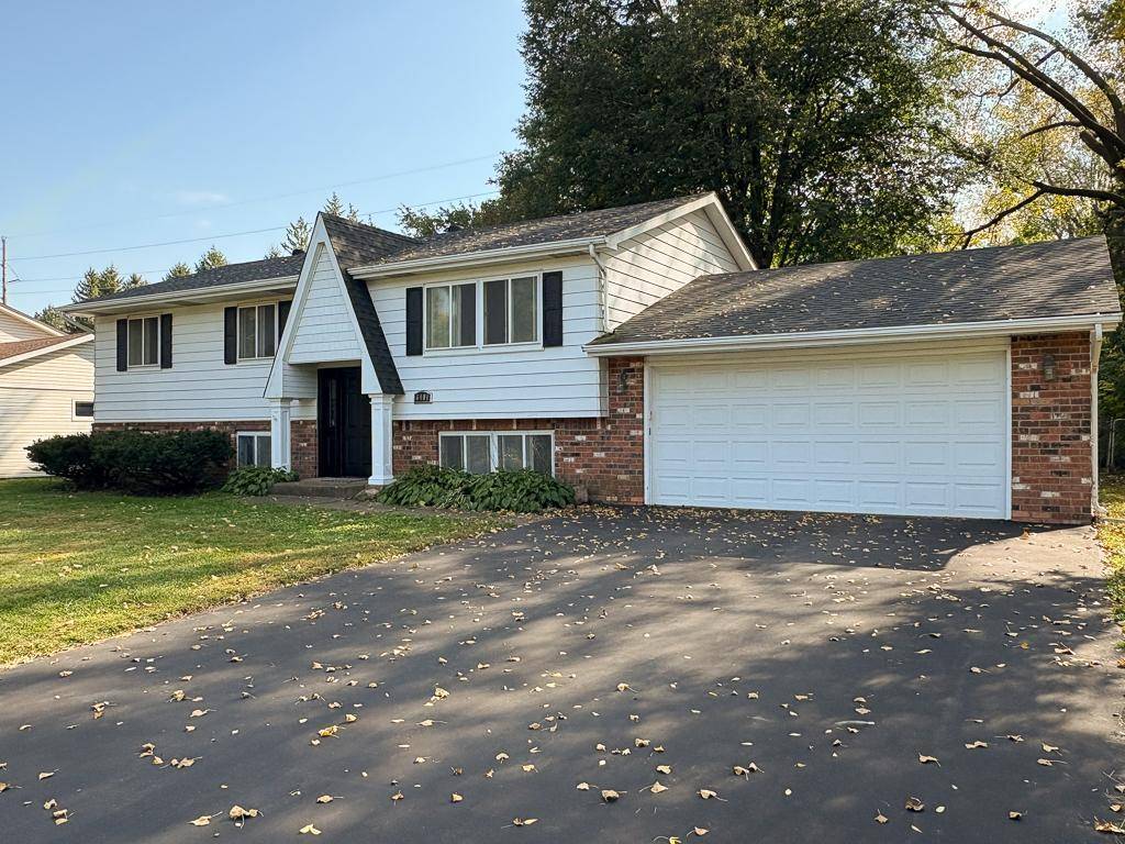 Woodbury, MN 55129,6401 Applewood CT