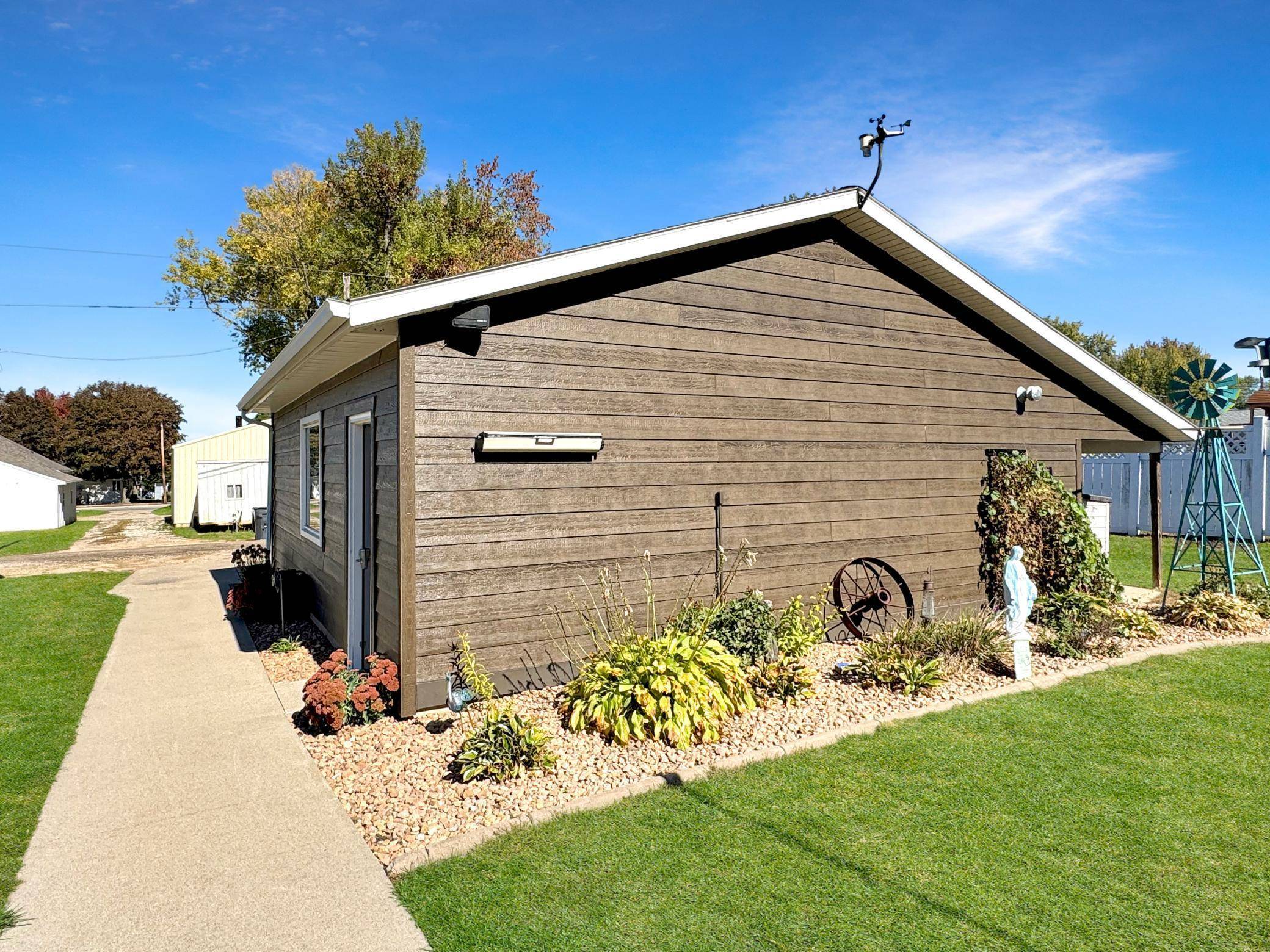 Lake Wilson, MN 56151,230 Prairie ST