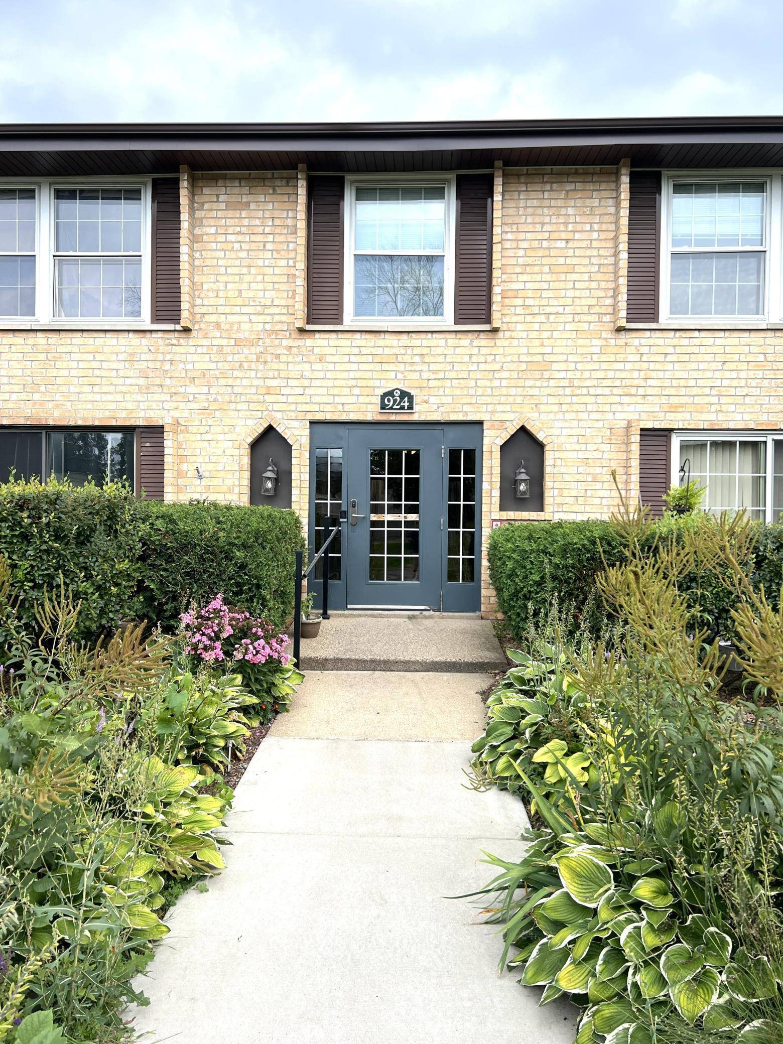 Hopkins, MN 55343,924 Westbrooke WAY #3