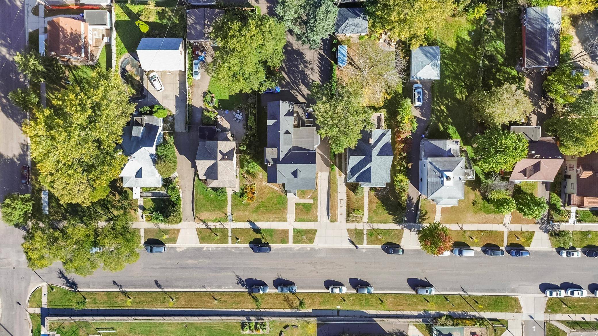 Saint Paul, MN 55104,1619 Hubbard AVE