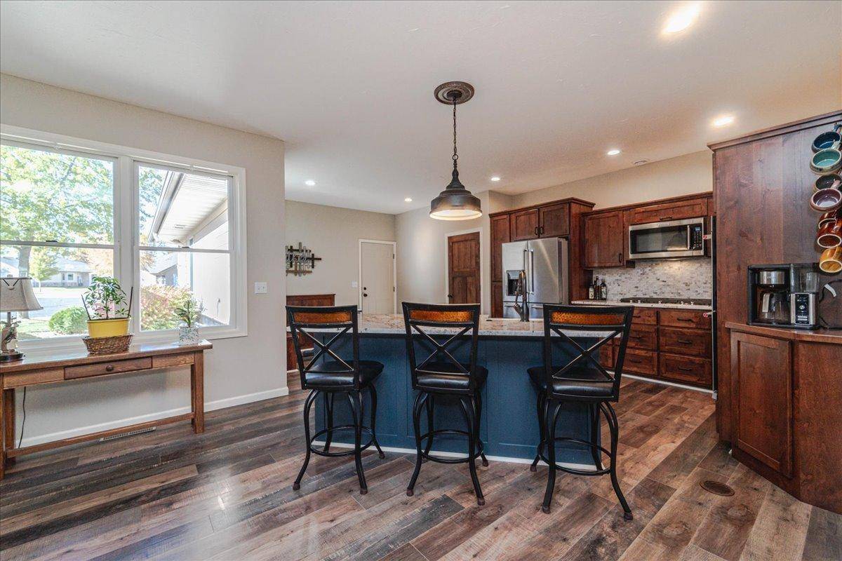 New Prague, MN 56071,303 Fiddler CT SE