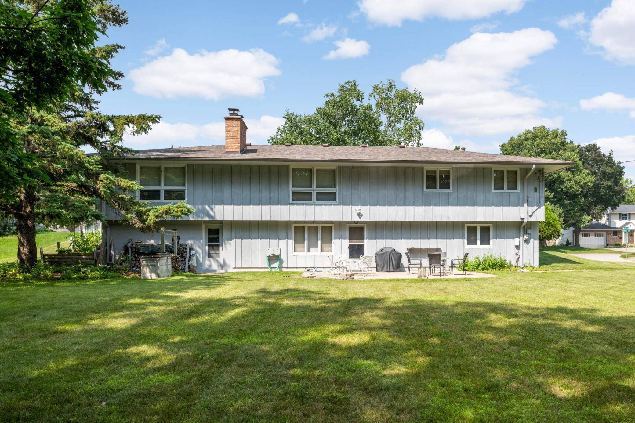 Edina, MN 55439,6617 Limerick LN