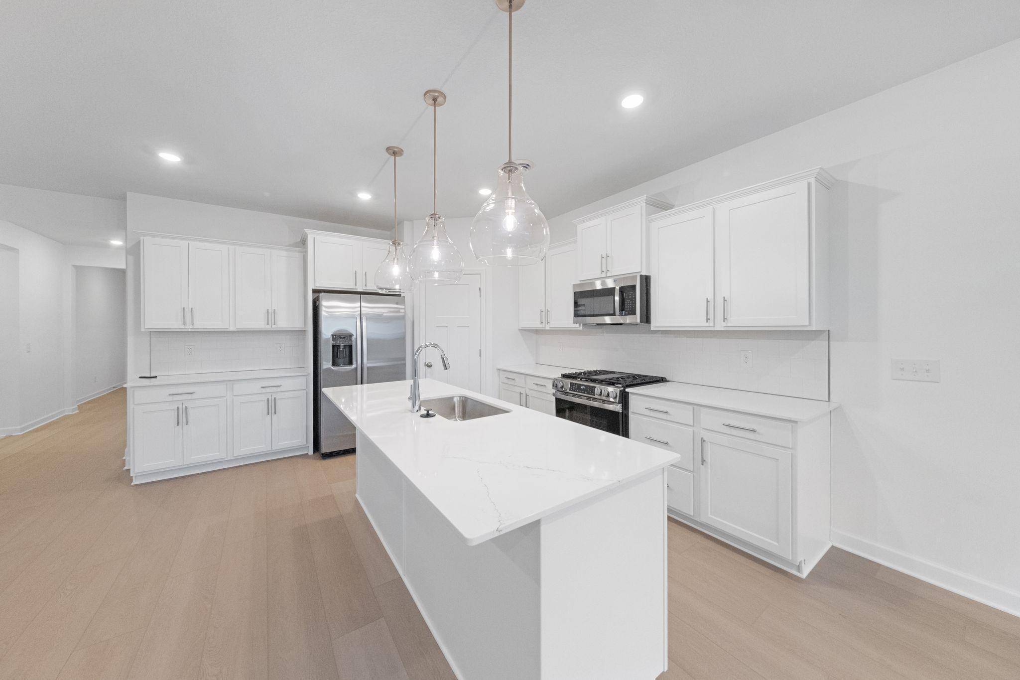 Lakeville, MN 55044,20052 Gabardine LN