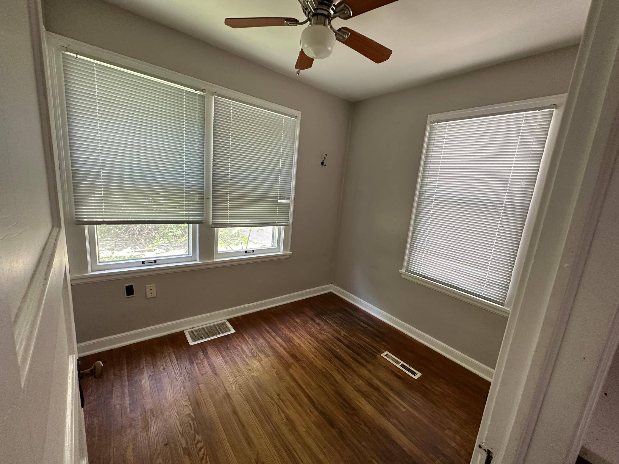 Minneapolis, MN 55406,4122 Cheatham AVE