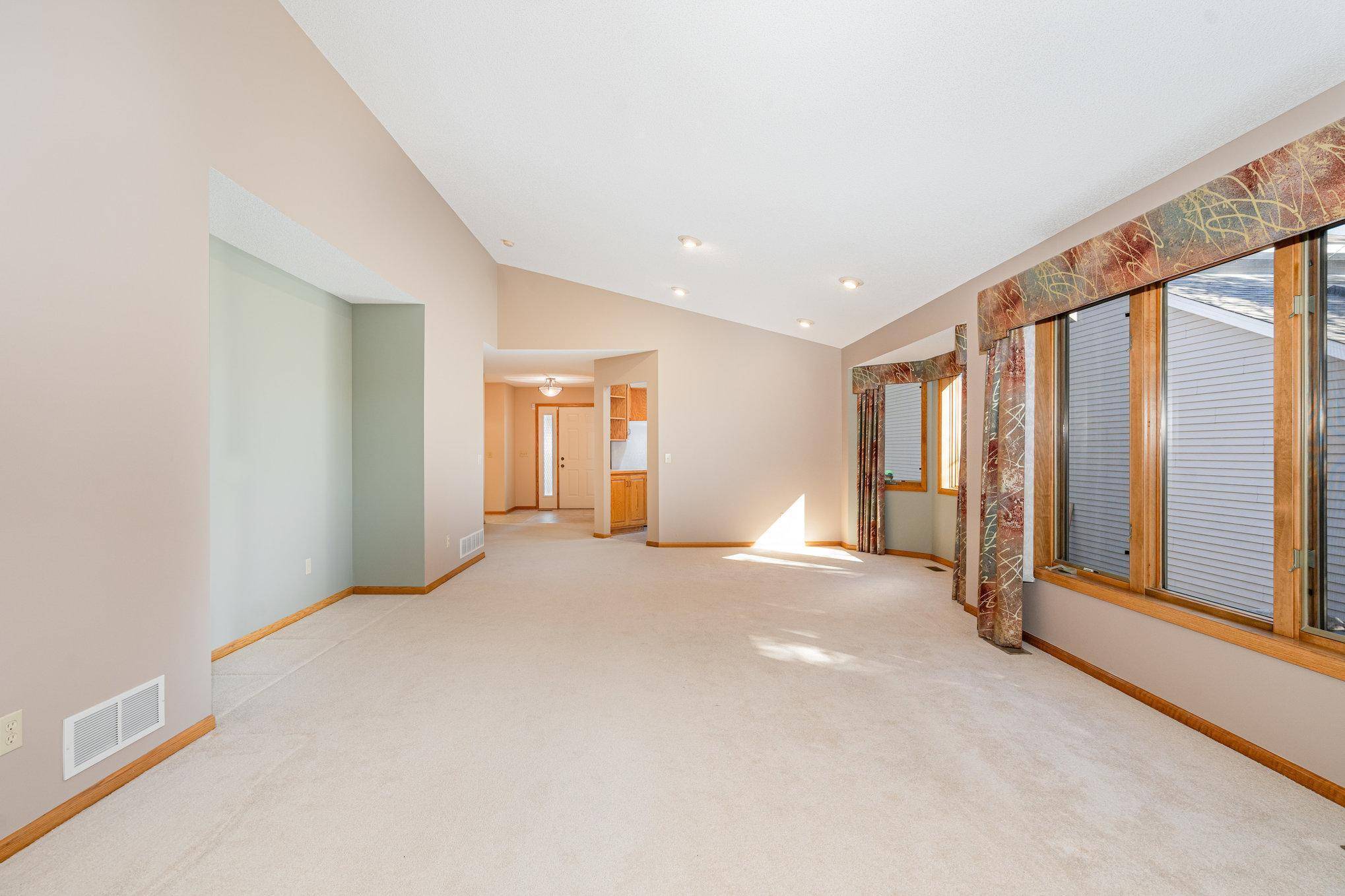 Shoreview, MN 55126,5621 Heather Ridge CT