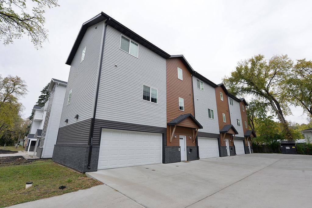 Fargo, ND 58102,703 & 705 10th AVE N