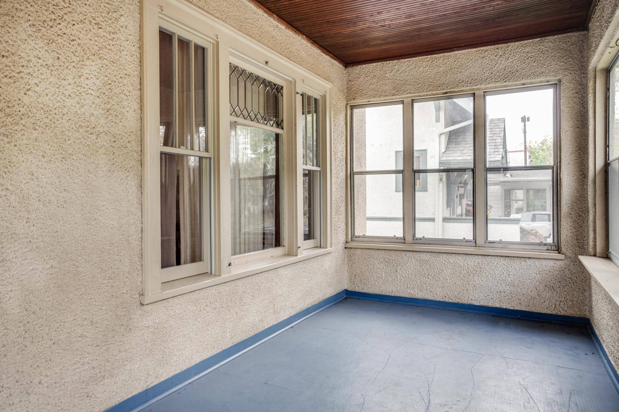 Minneapolis, MN 55414,1910 Franklin AVE SE