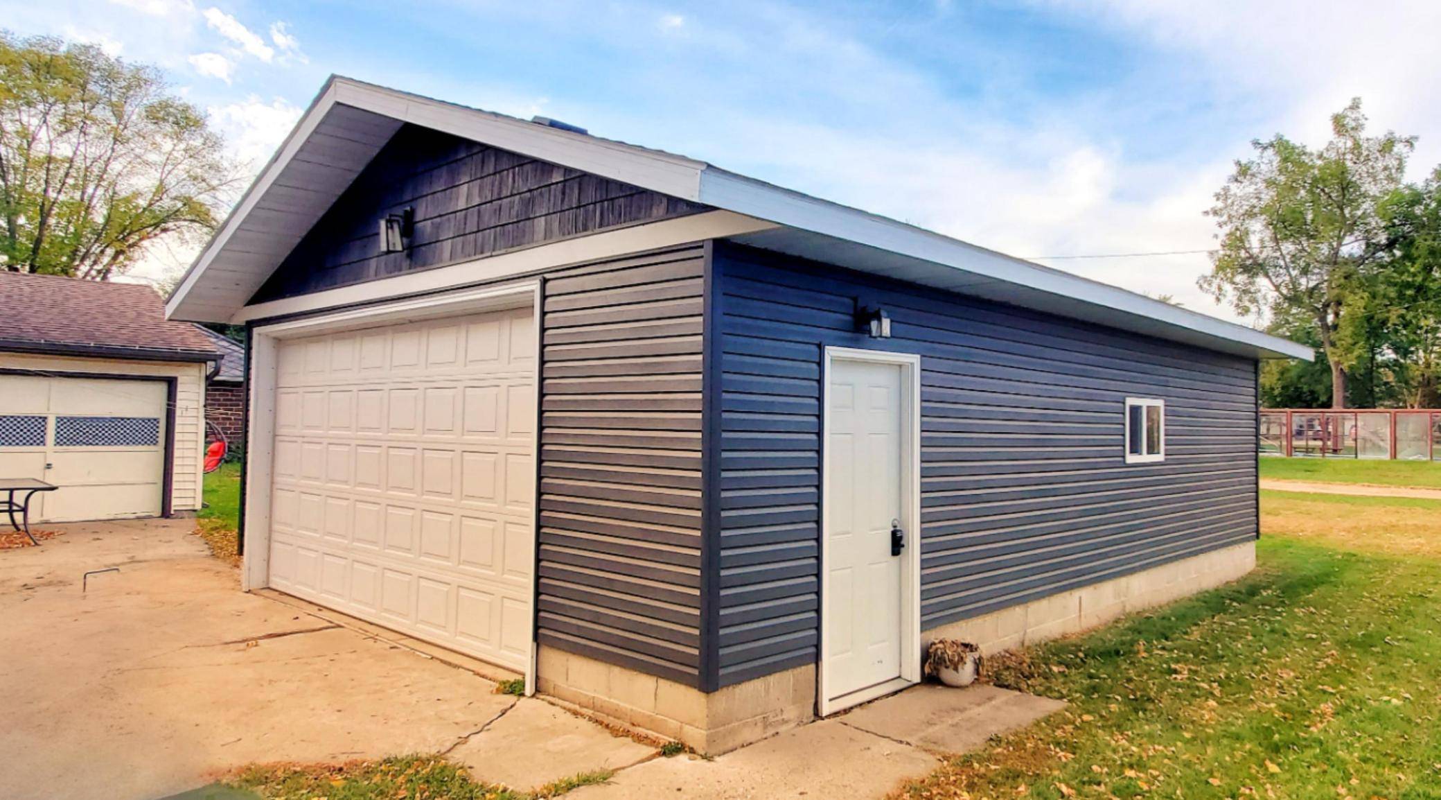 Wabasso, MN 56293,965 North ST