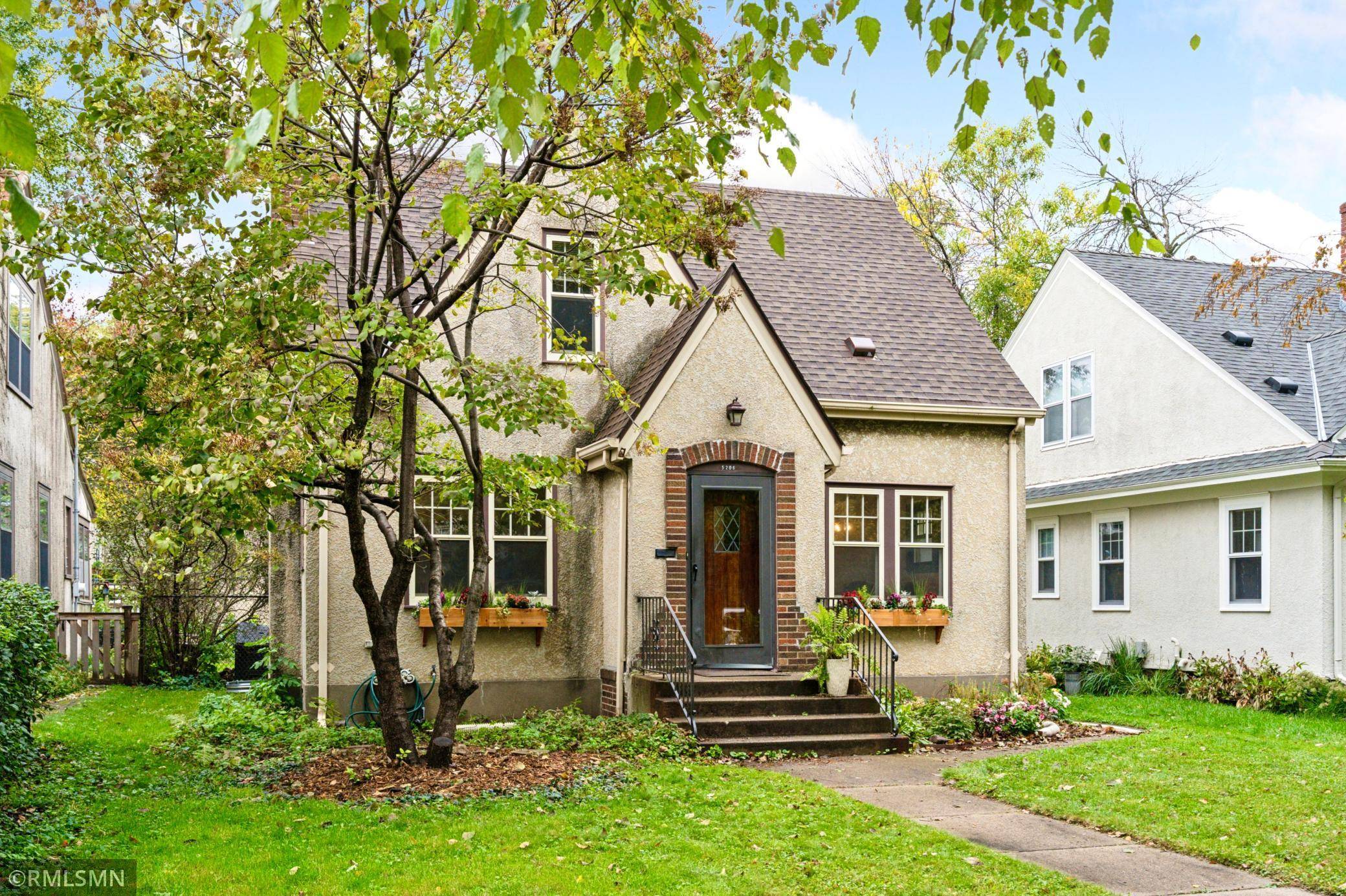 Minneapolis, MN 55417,5206 12th AVE S