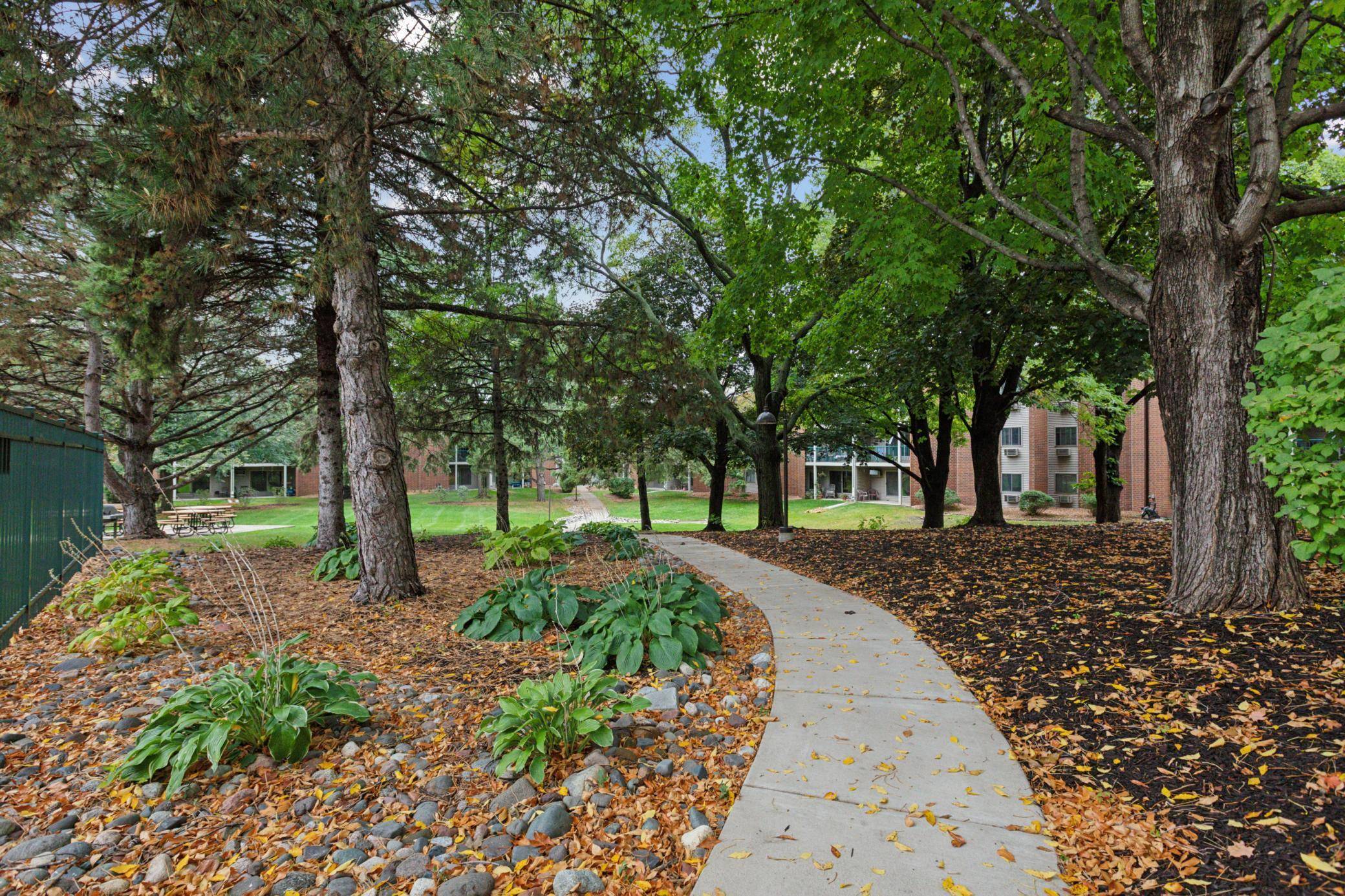Eagan, MN 55121,1700 Four Oaks RD #226B
