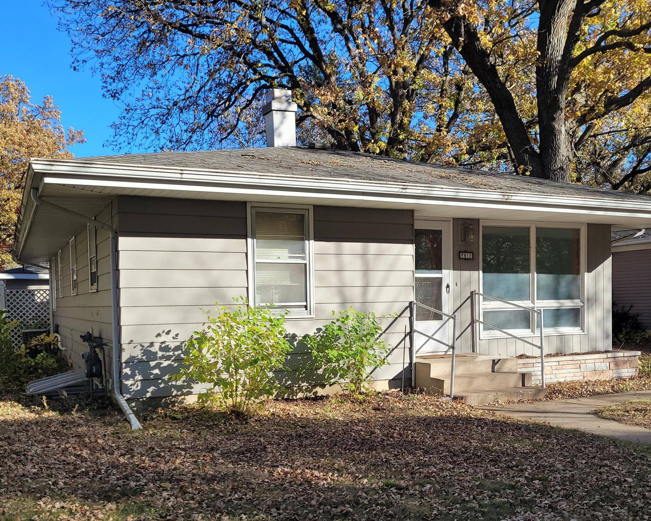 Saint Cloud, MN 56304,812 8th AVE SE