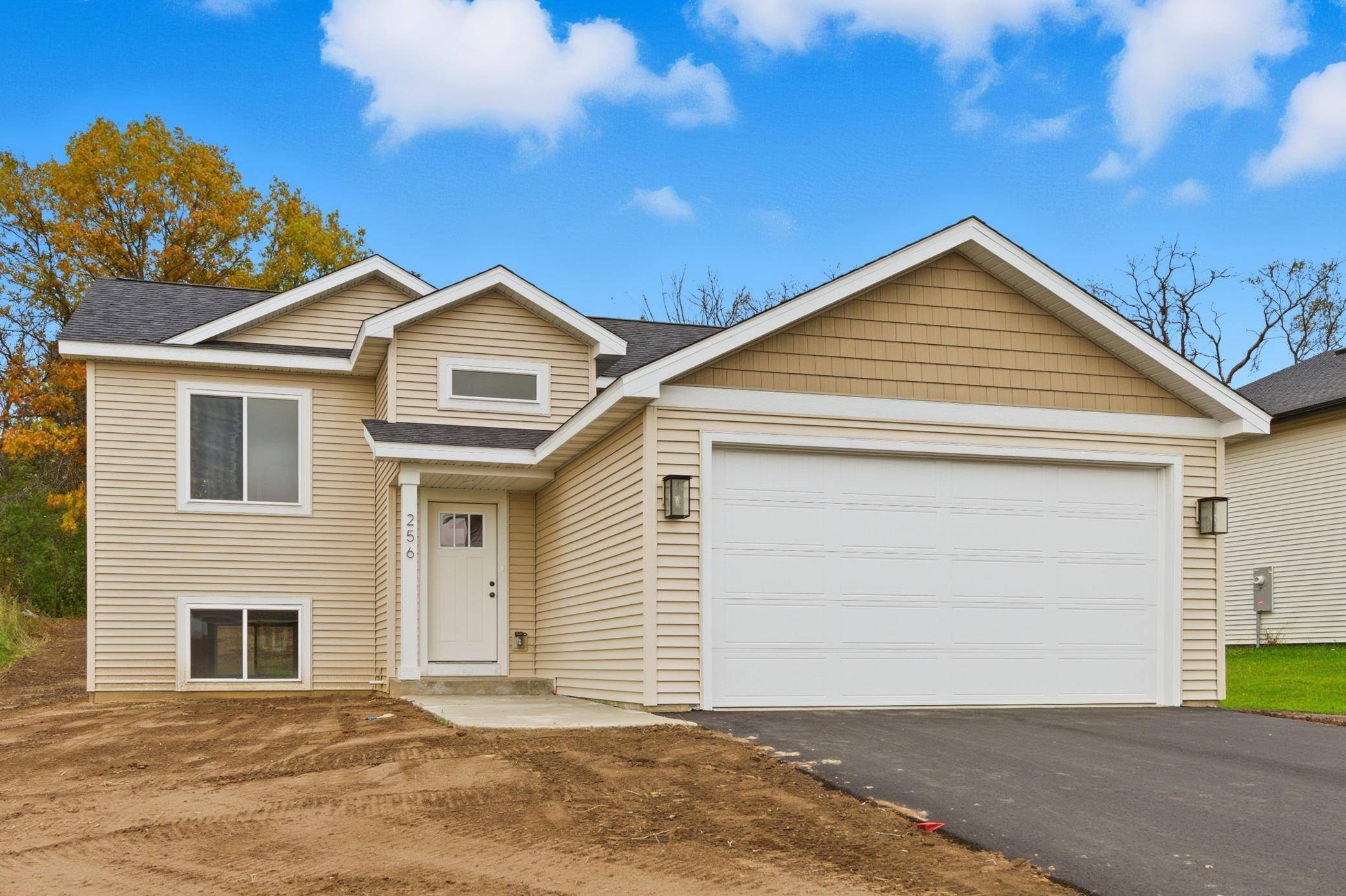 Roberts, WI 54023,256 Dakota AVE