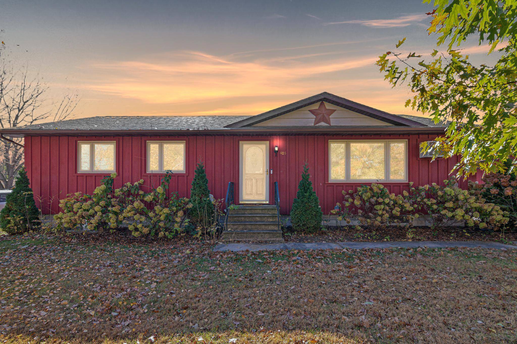 Henderson, MN 56044,405 Elm ST