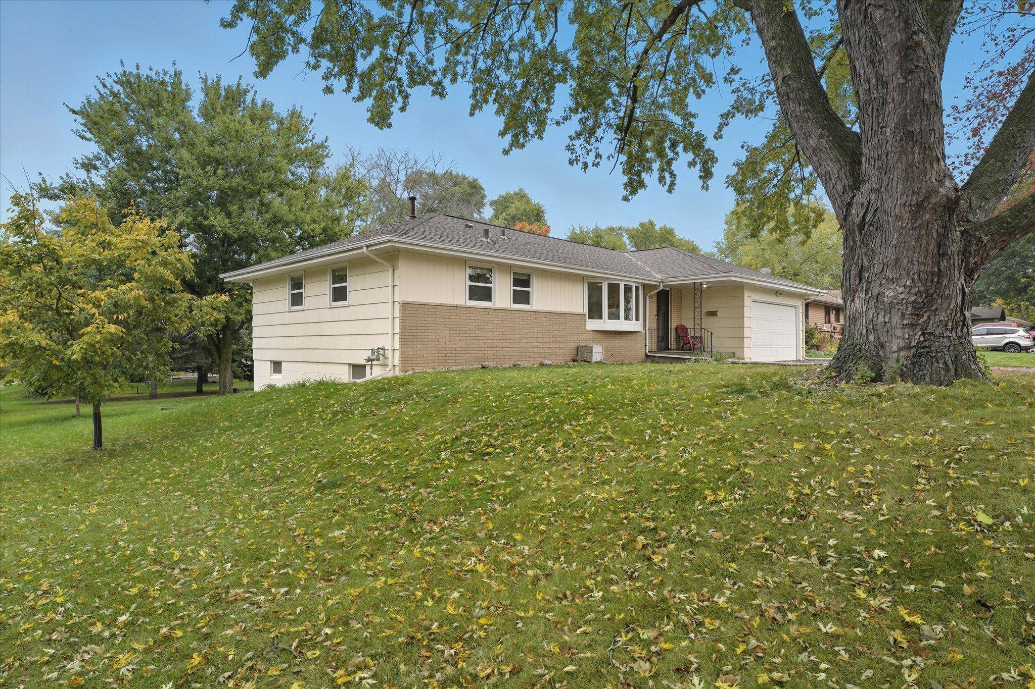 Crystal, MN 55422,3832 Colorado AVE N