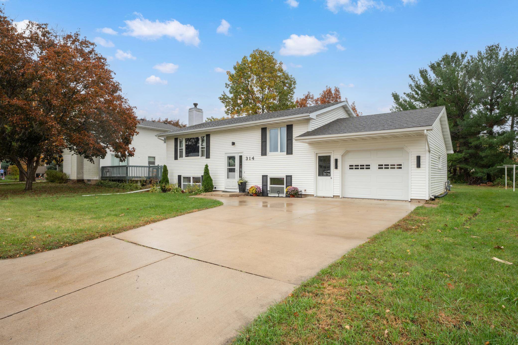 Eyota, MN 55934,314 7th ST SW