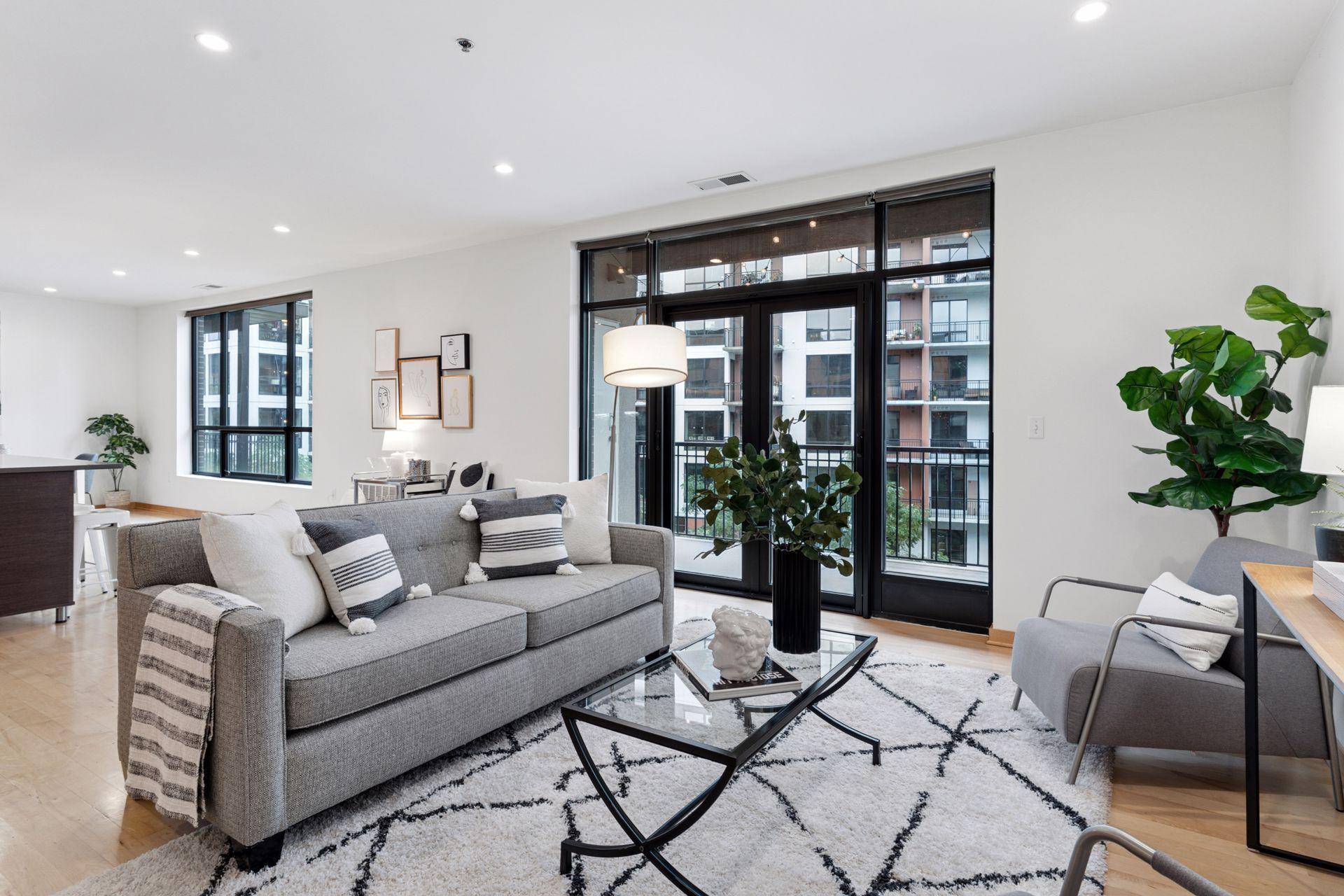 Minneapolis, MN 55416,3104 W Lake ST #305