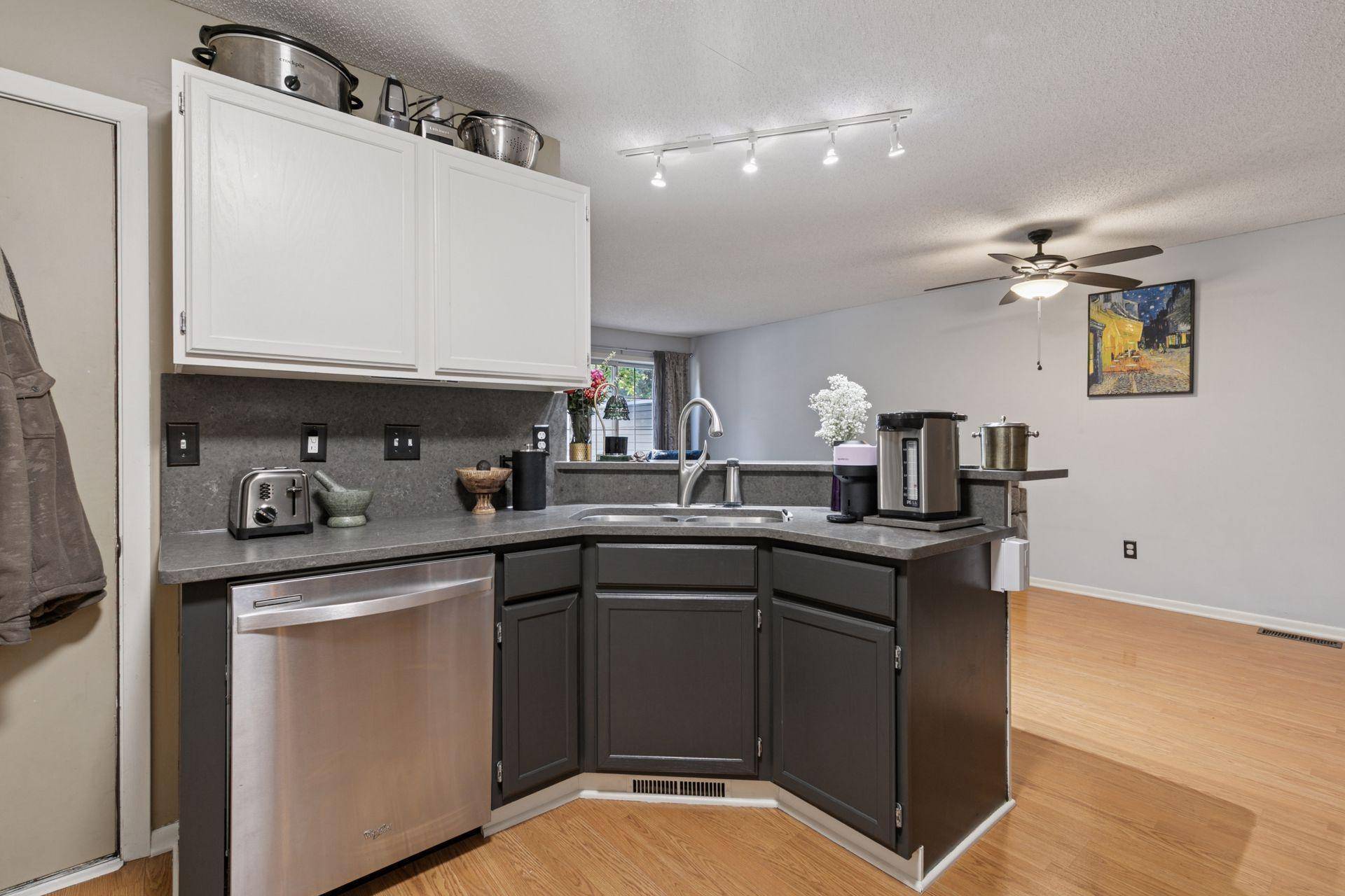 Woodbury, MN 55125,1825 Donegal DR #10