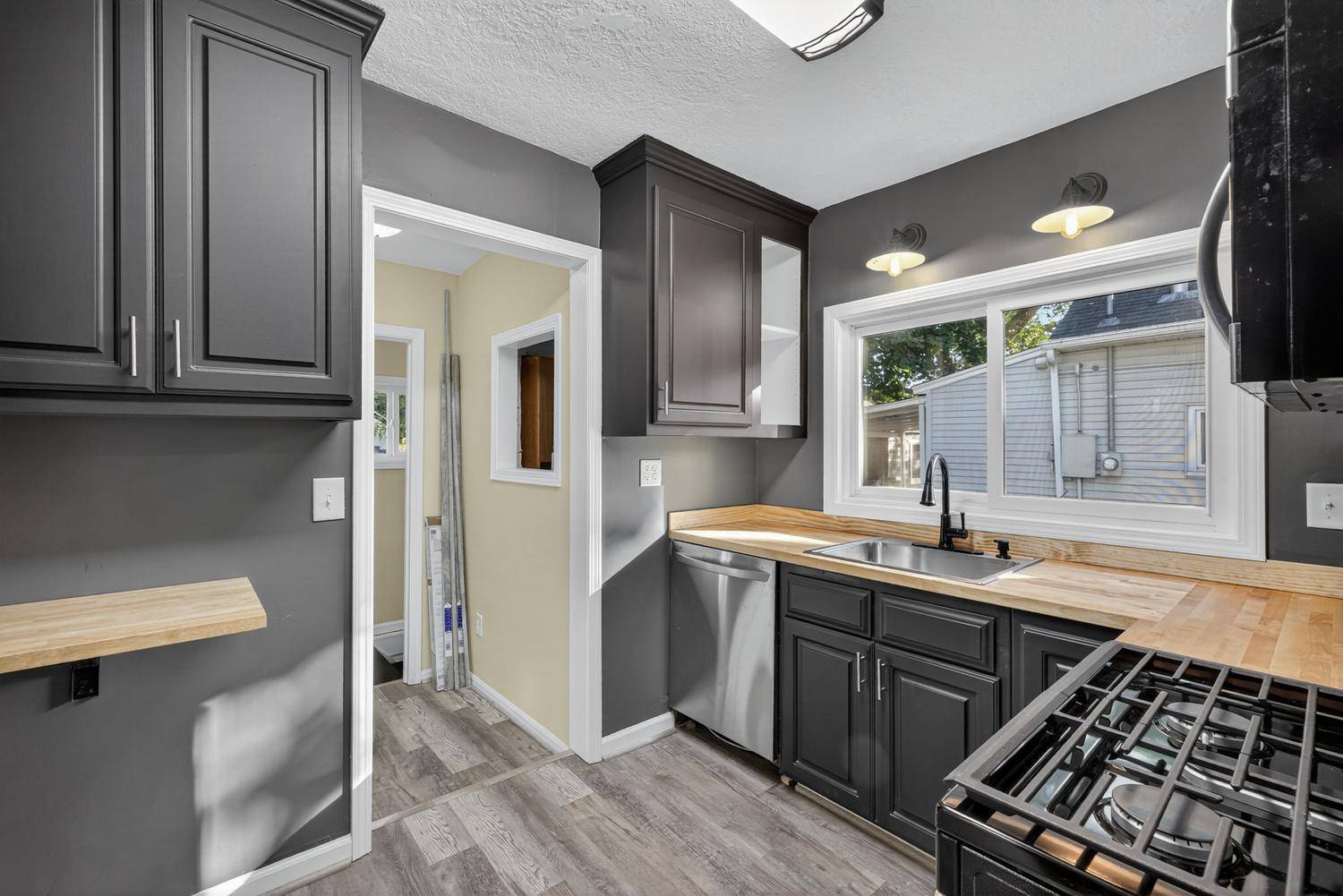 Rochester, MN 55904,119 11 1/2 ST SE