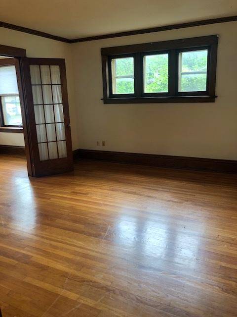 Saint Paul, MN 55102,609 Portland AVE