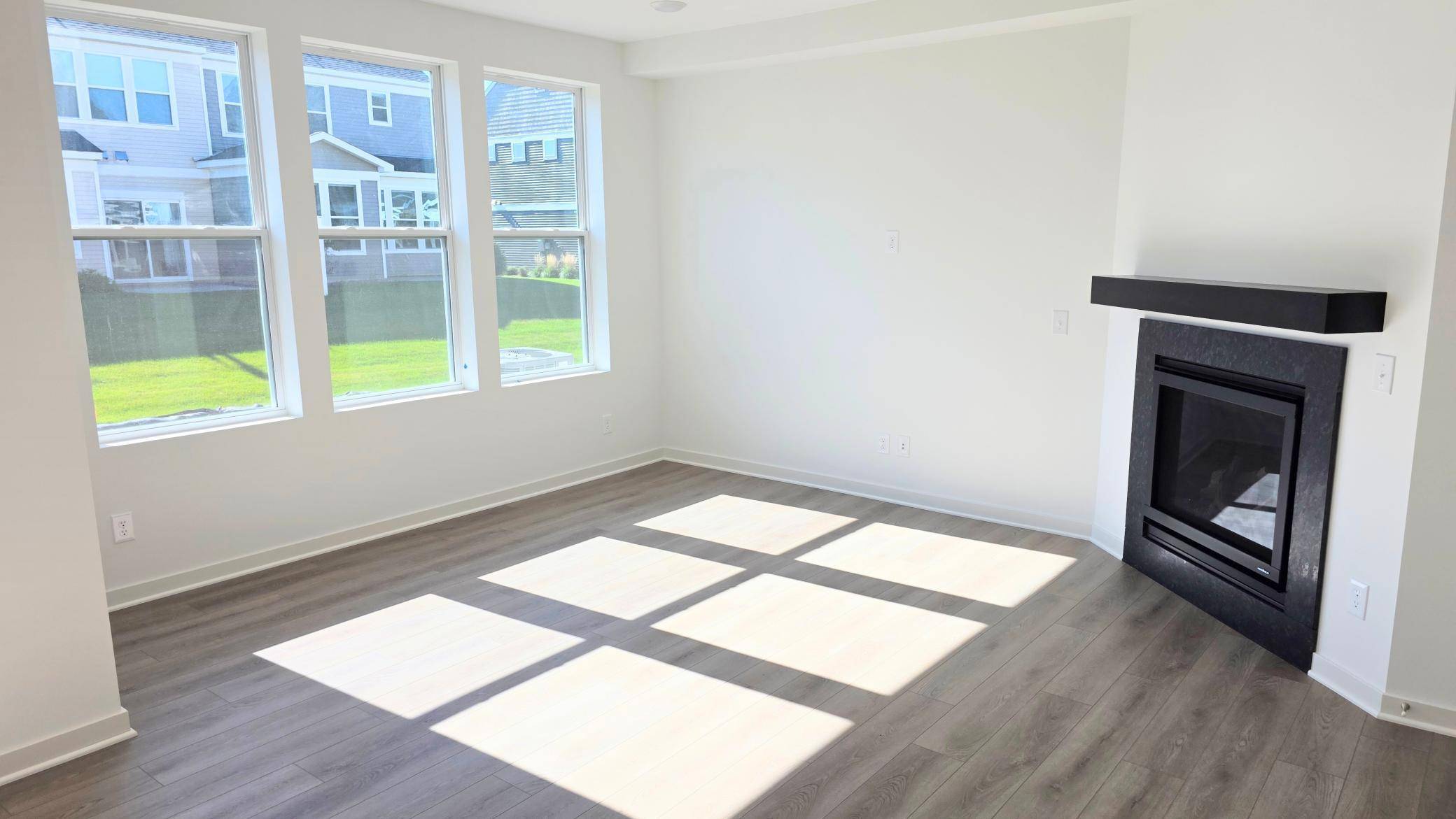 Woodbury, MN 55129,4745 AirLake DR