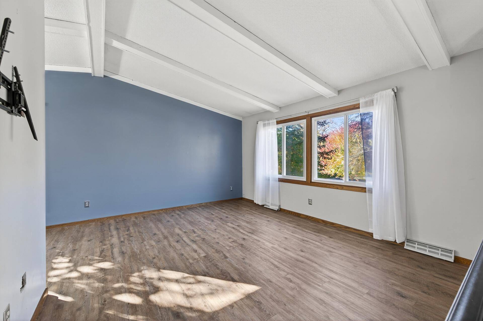 Blaine, MN 55434,917 94th AVE NE