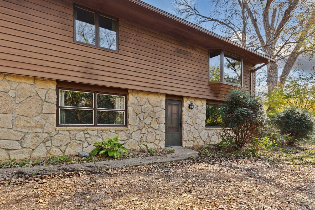 Faribault, MN 55021,1101 Faribault RD