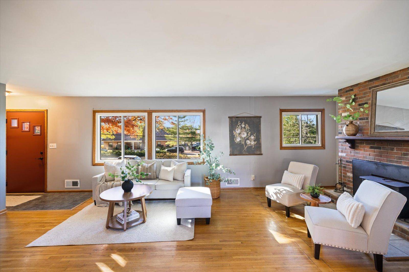 Maplewood, MN 55109,2182 Van Dyke ST