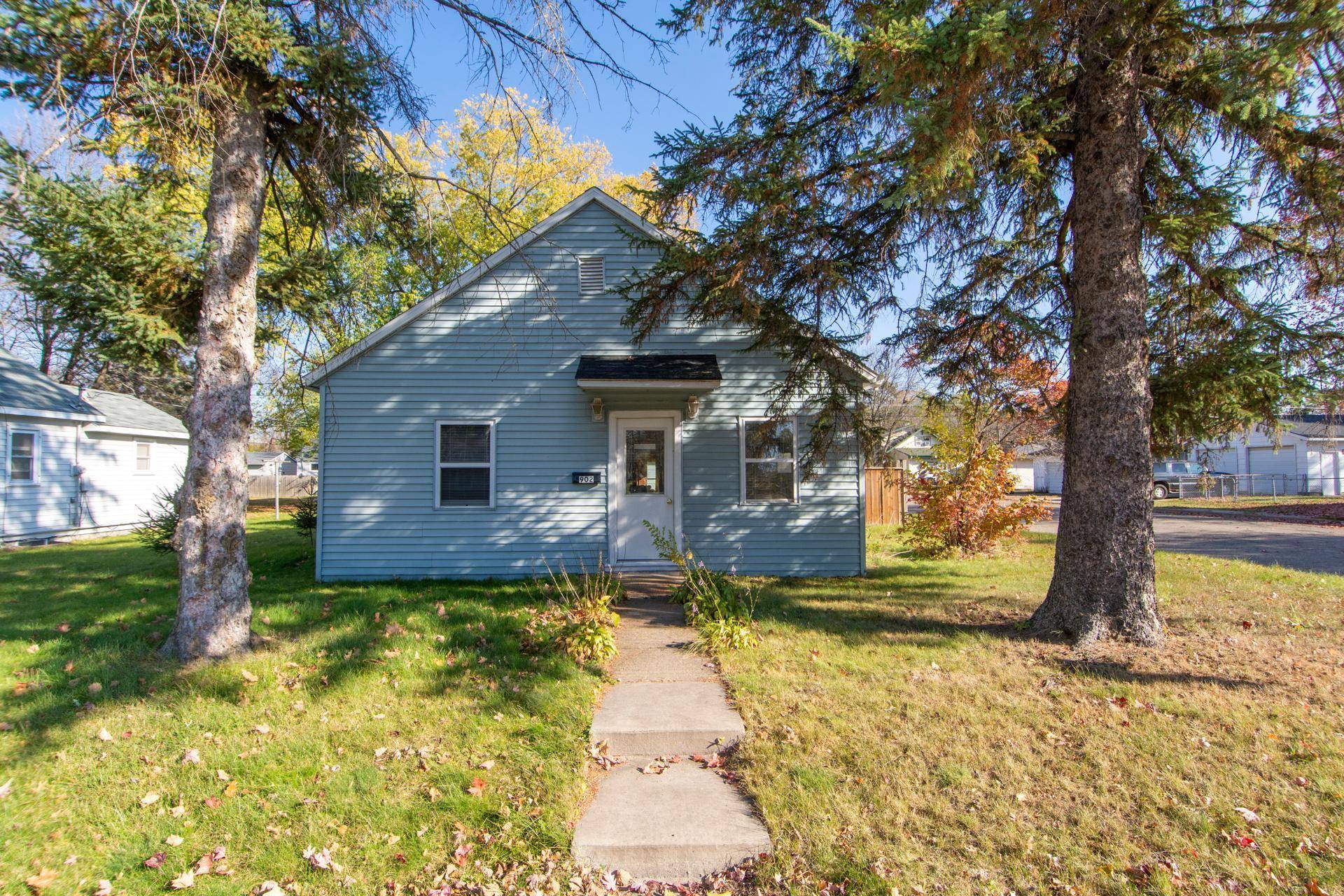 Brainerd, MN 56401,902 10th AVE NE