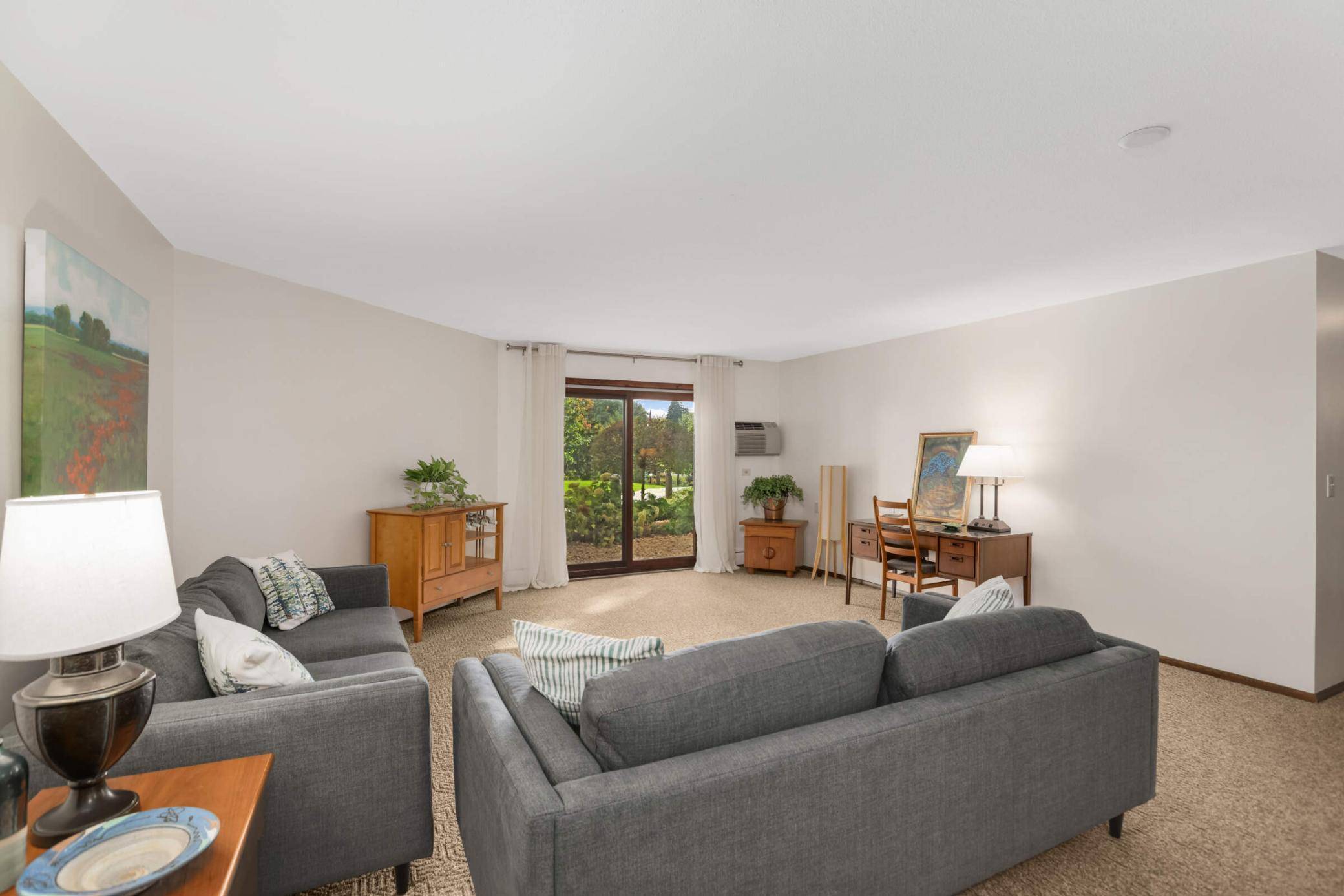 Edina, MN 55436,4360 Brookside CT #114