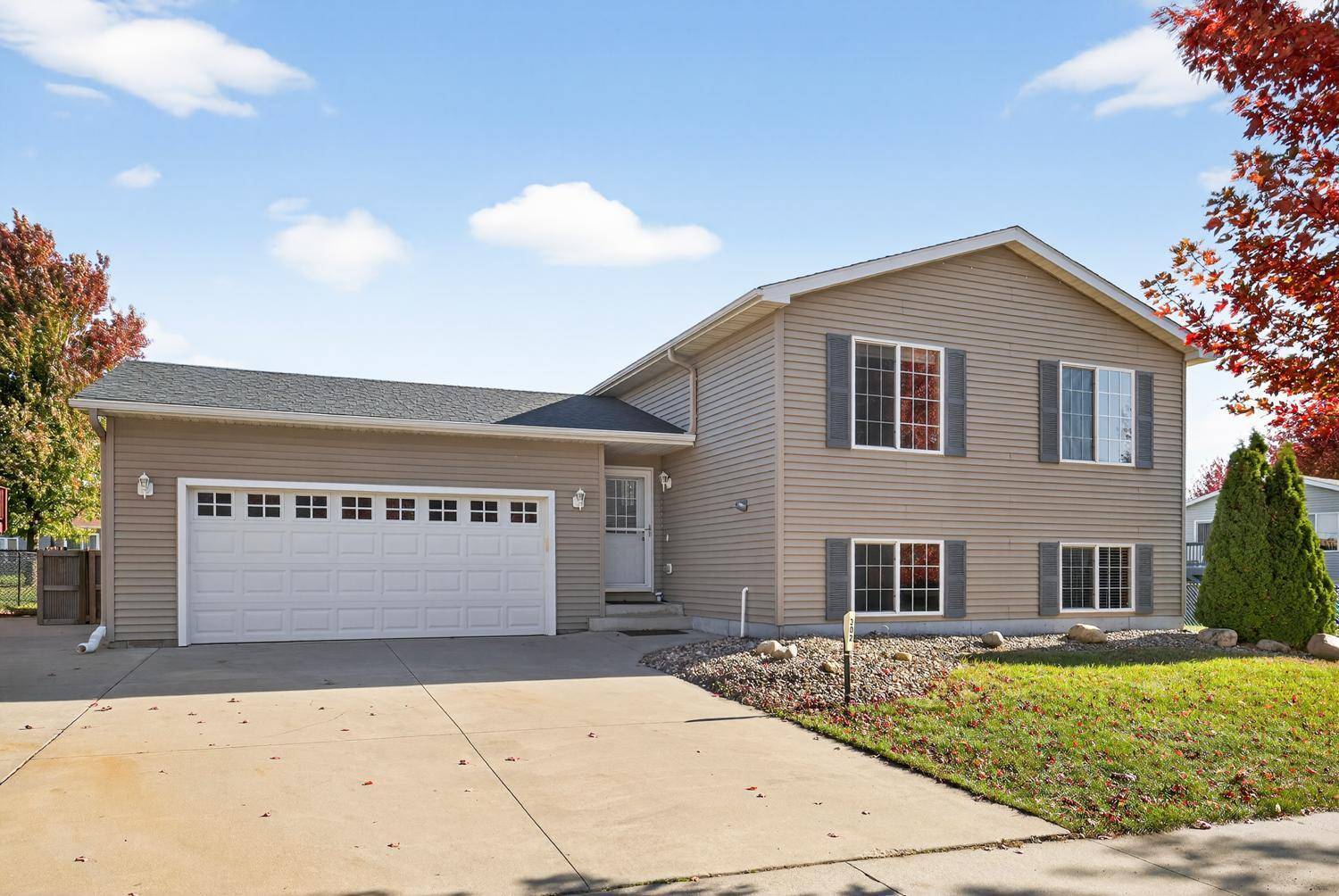 Kasson, MN 55944,302 11th AVE NE