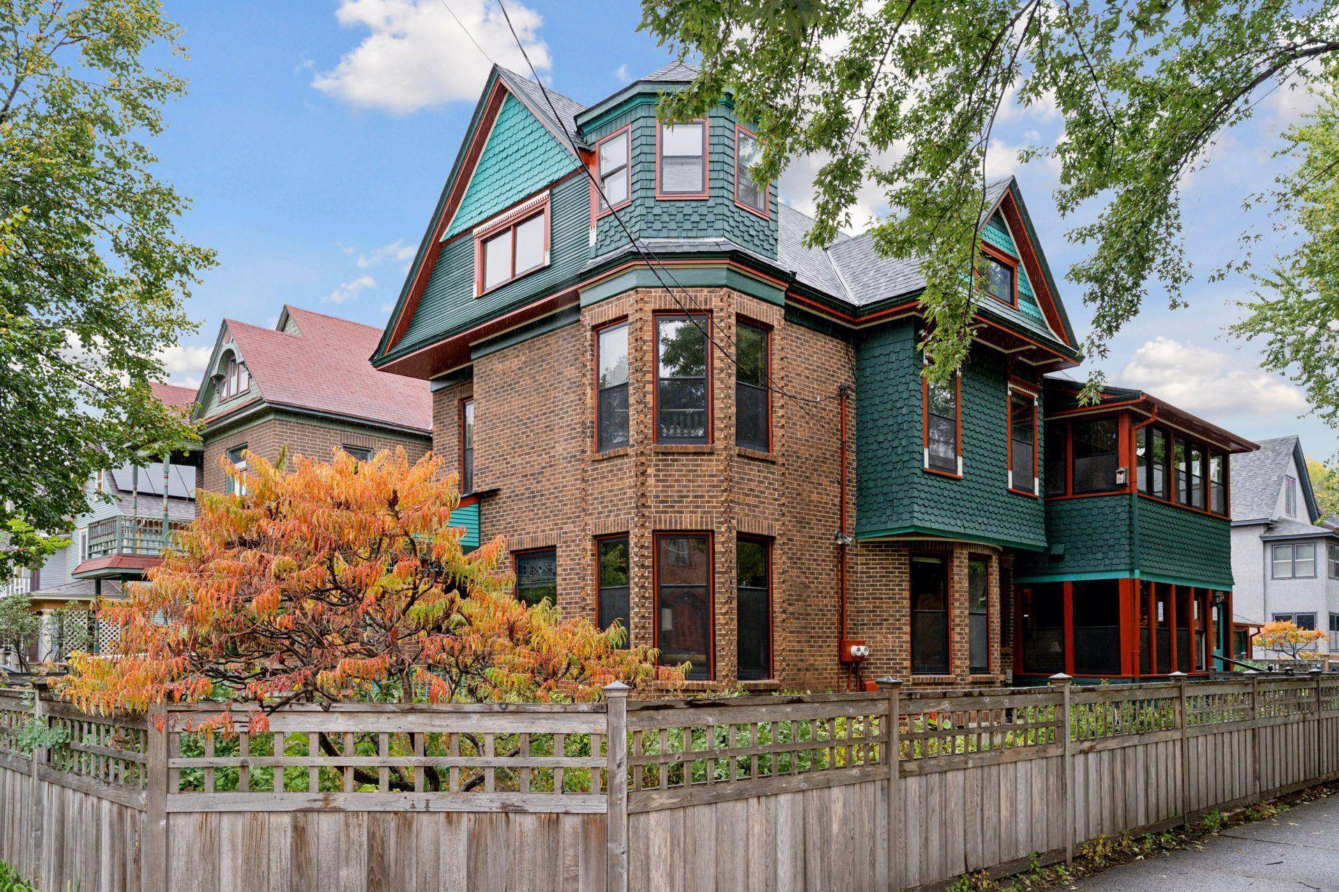 Minneapolis, MN 55406,2428 E 22nd ST