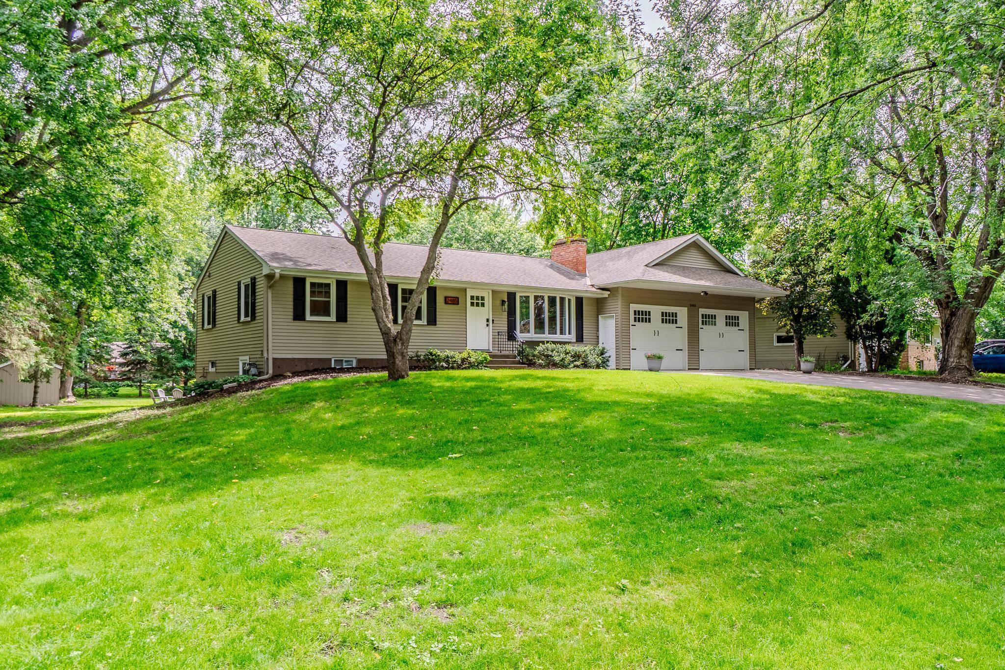 Medina, MN 55356,2485 Bobolink RD