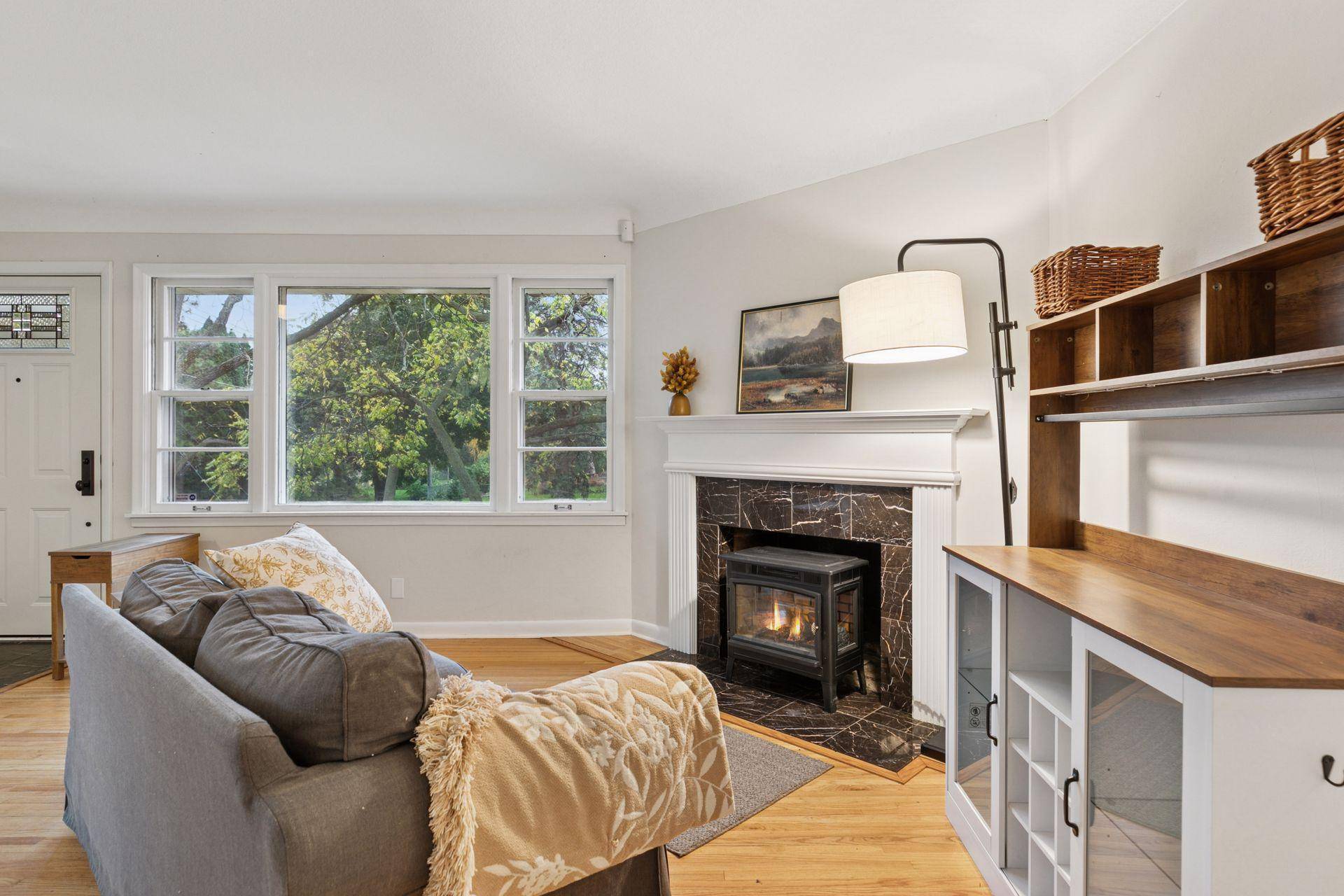 Arden Hills, MN 55112,1102 Carlton DR