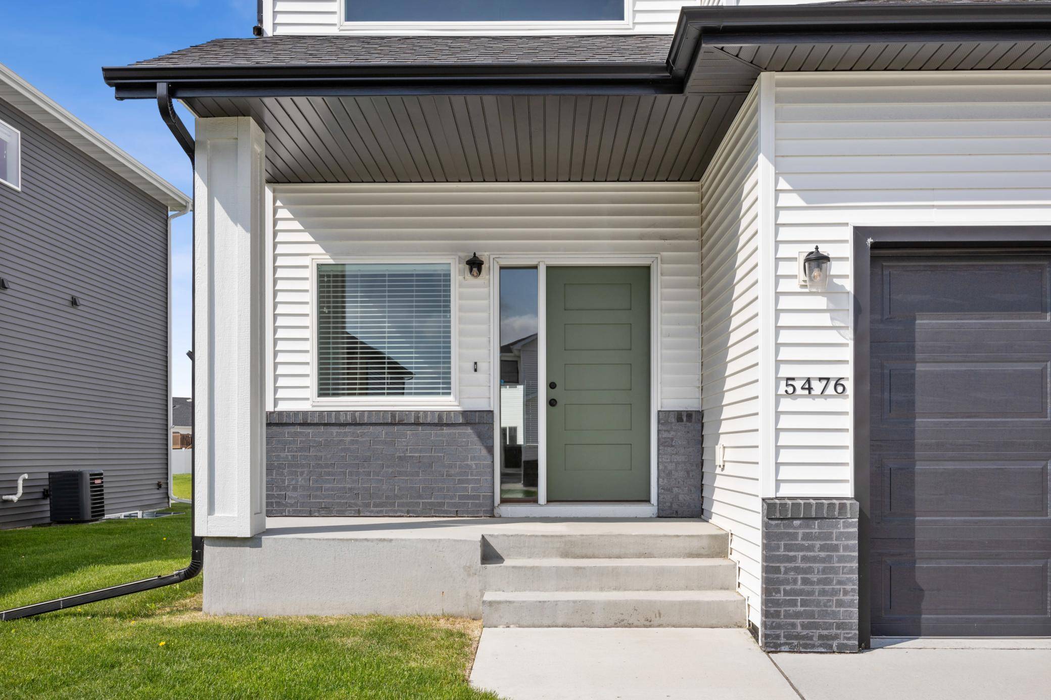 West Fargo, ND 58078,5476 LORI LN W