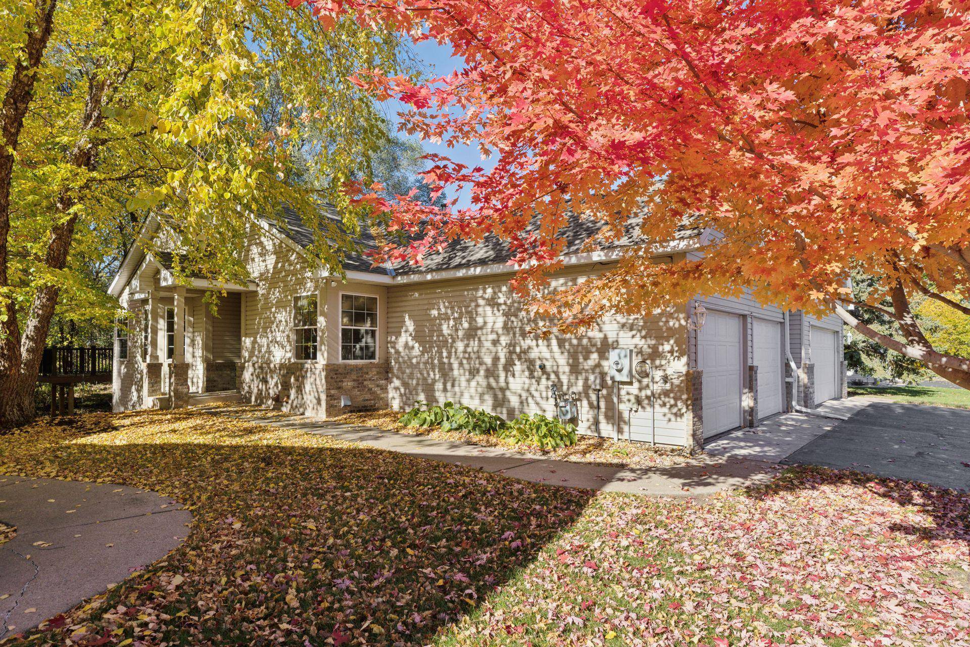 Roseville, MN 55113,2137 Albemarle CT N