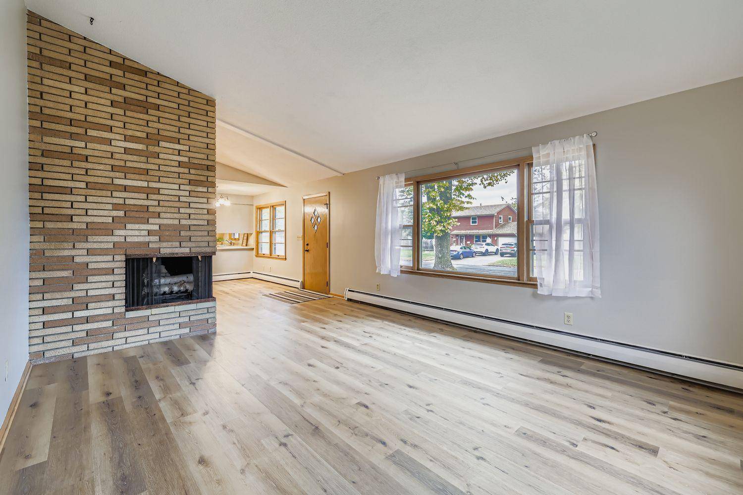 Fridley, MN 55432,6011 6th ST NE