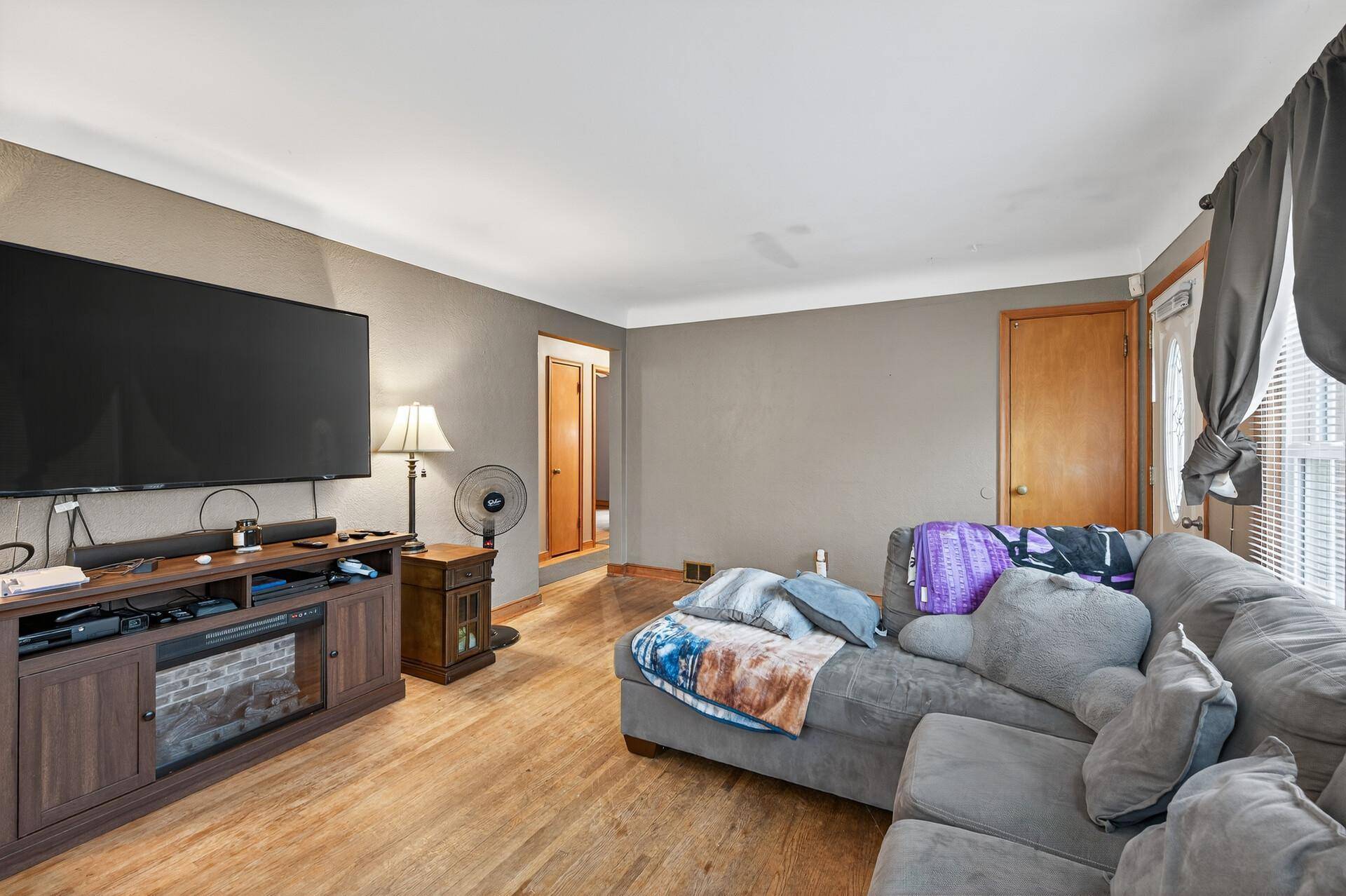 Saint Paul, MN 55106,442 White Bear AVE N