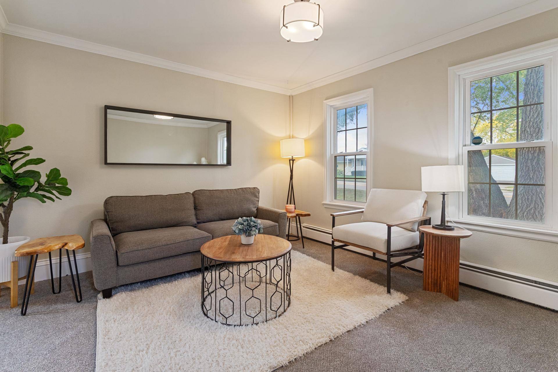 Maplewood, MN 55109,1467 County Road B E