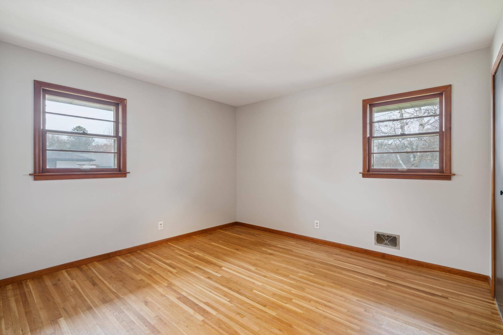 Oakdale, MN 55128,1105 Greystone AVE N