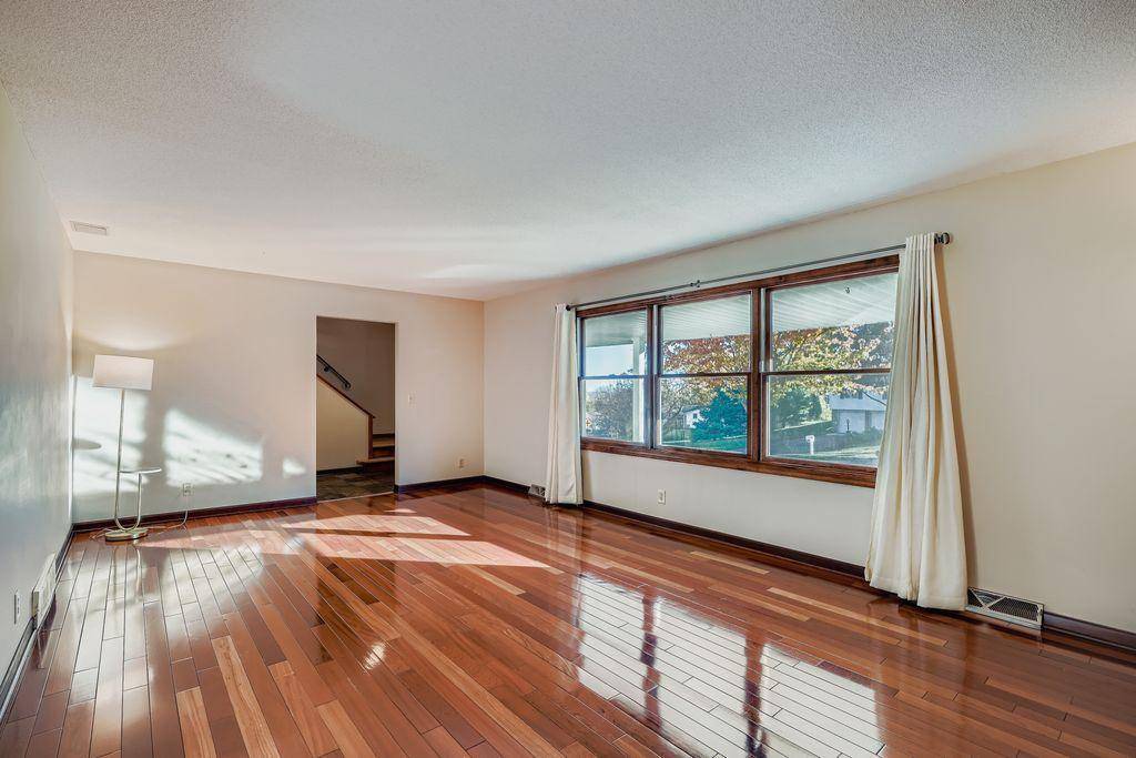 Burnsville, MN 55337,13208 Upton AVE S