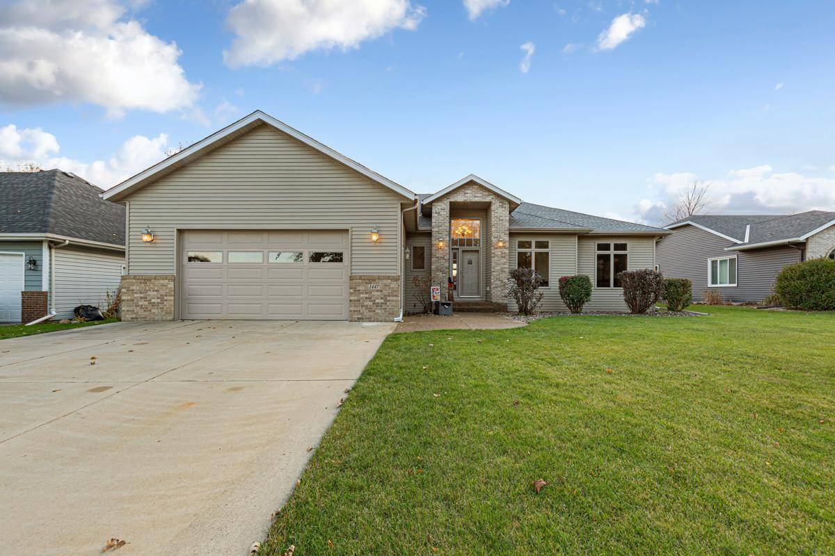 Owatonna, MN 55060,1447 Nottingham DR