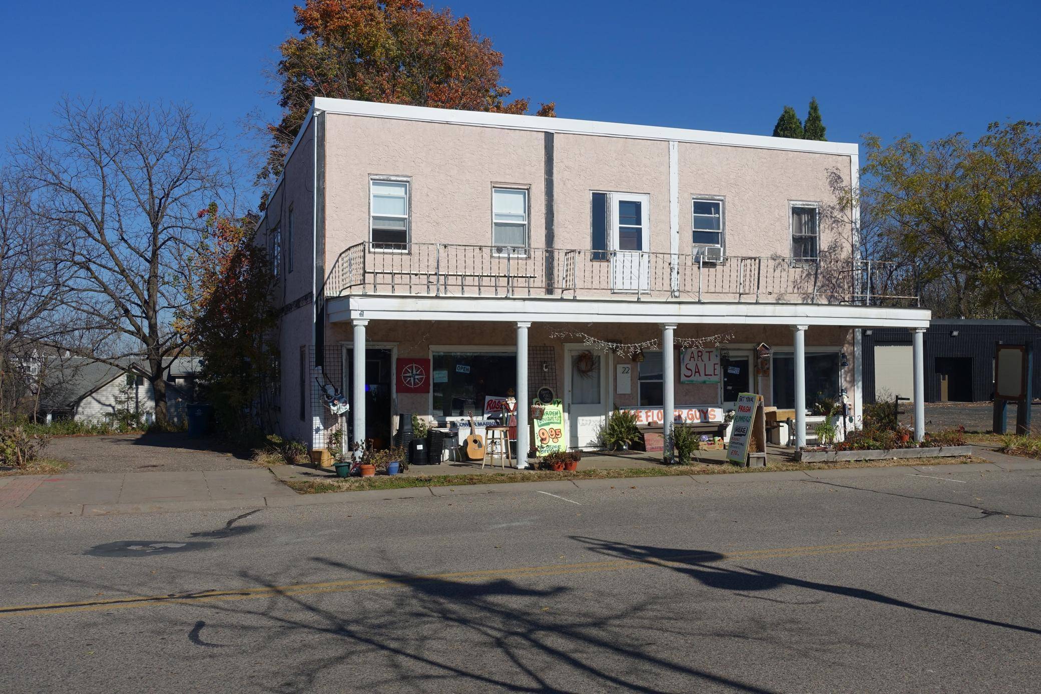 Medina, MN 55340,122 Hamel RD