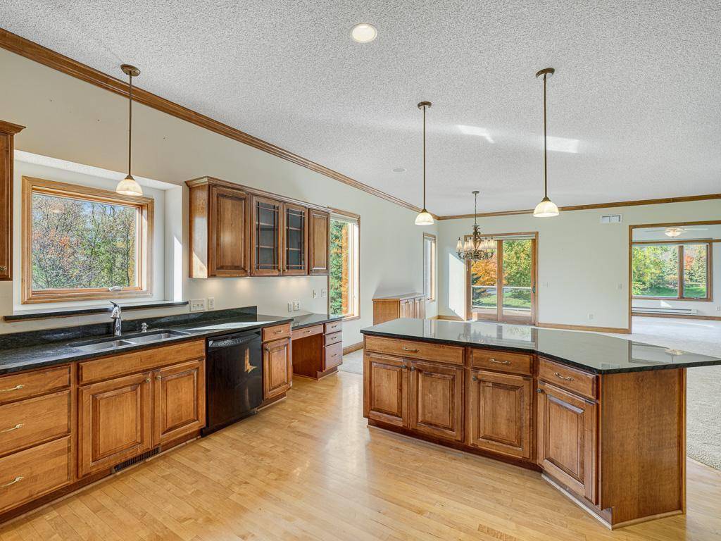 Mendota Heights, MN 55120,2137 Lake Augusta DR