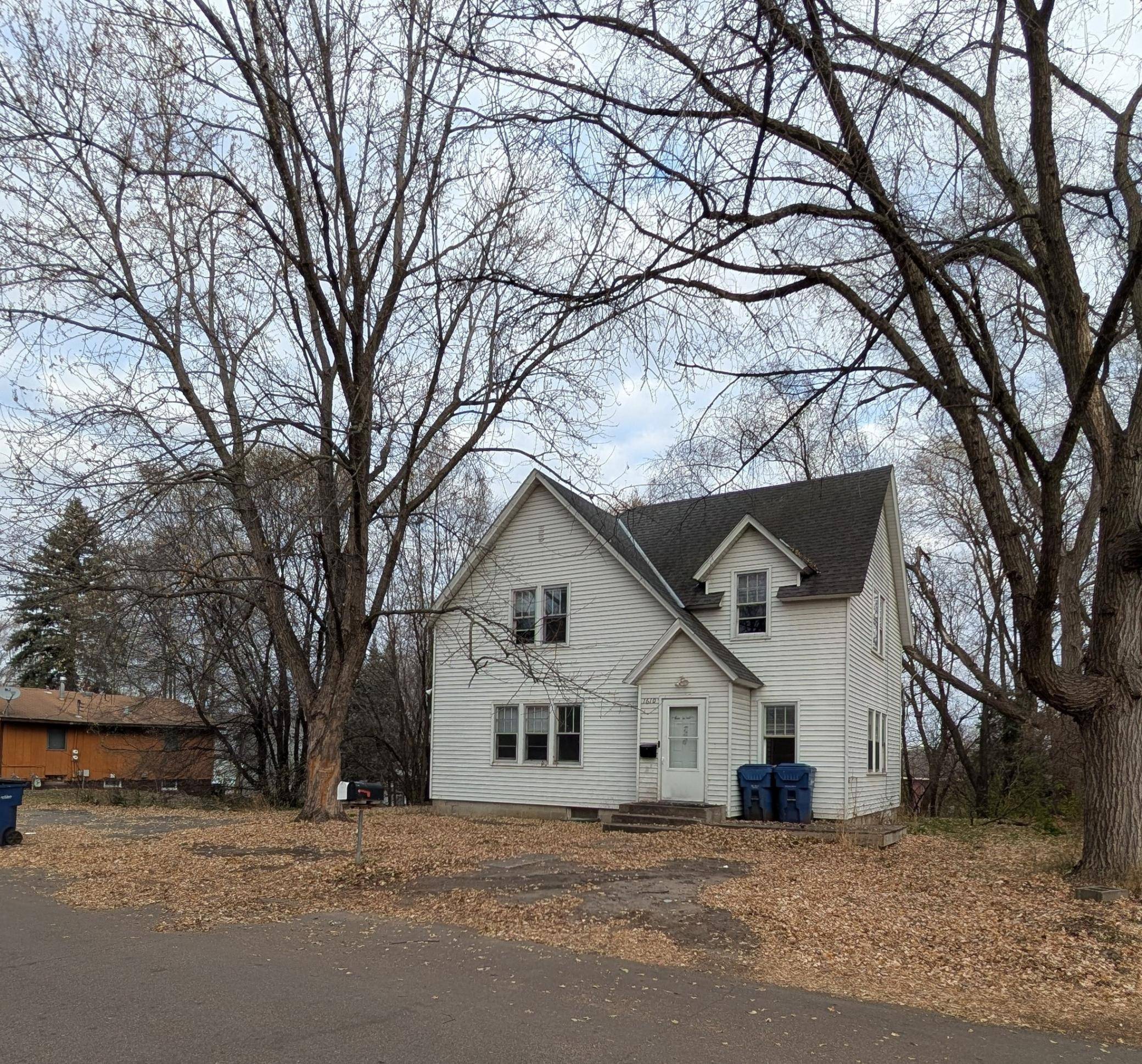 Saint Cloud, MN 56301,1610 7th AVE S