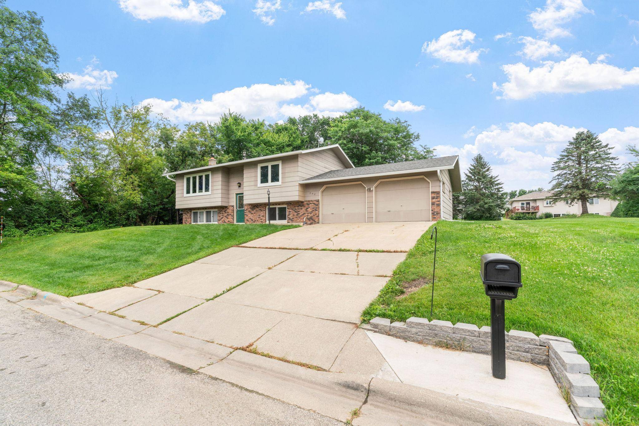 Wanamingo, MN 55983,540 4th ST E