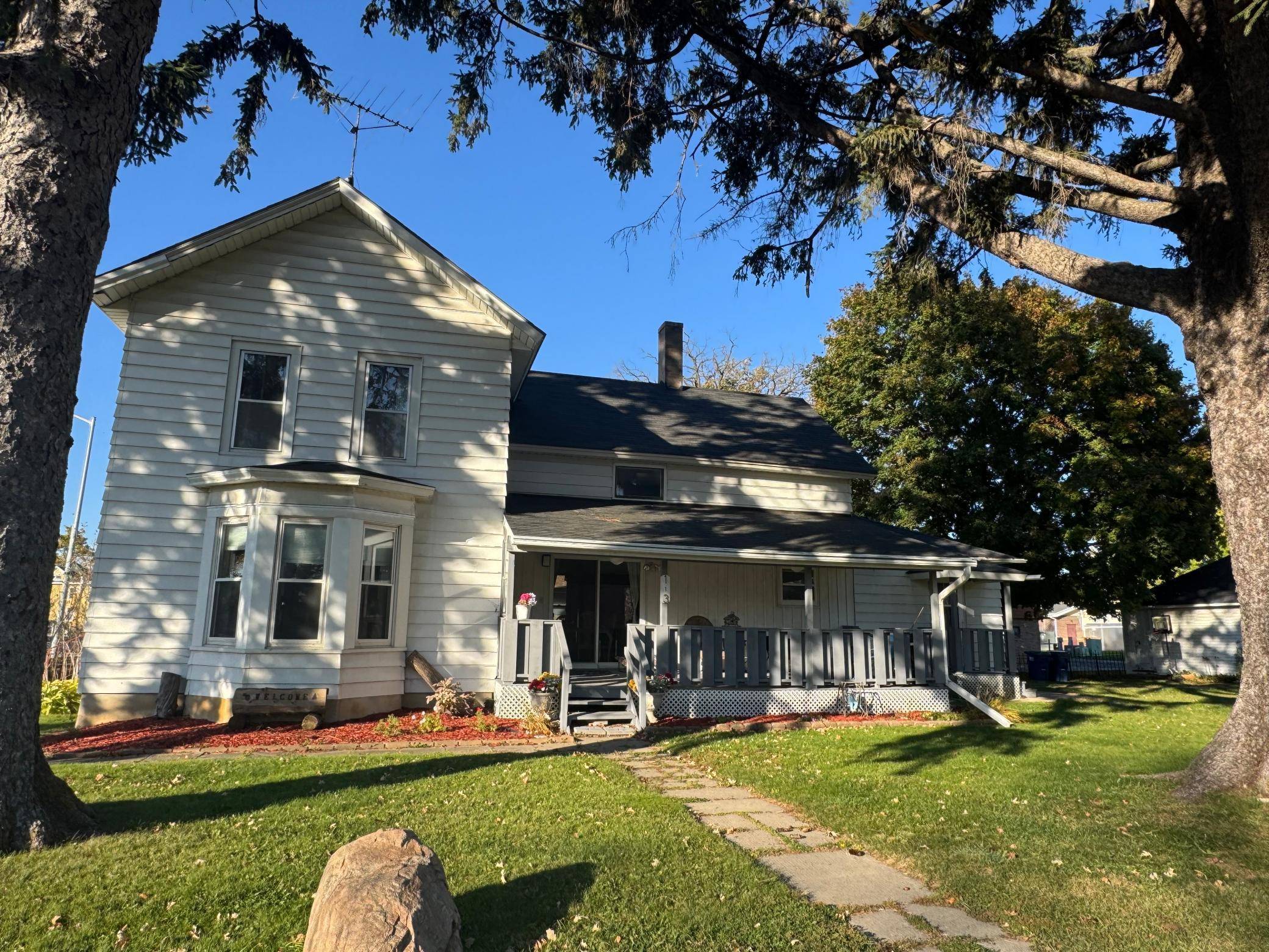 Saint Charles, MN 55972,113 E 7th St