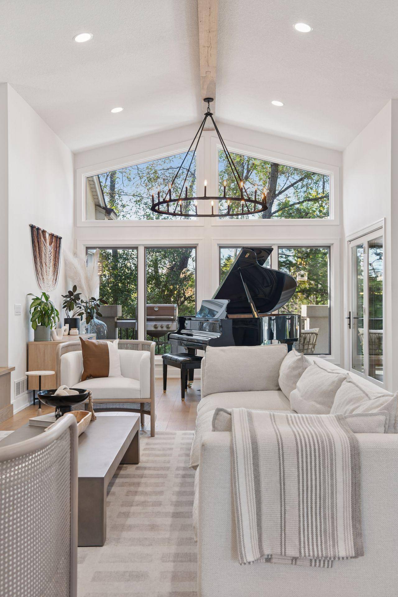 Minnetonka, MN 55305,2600 Cedar GN