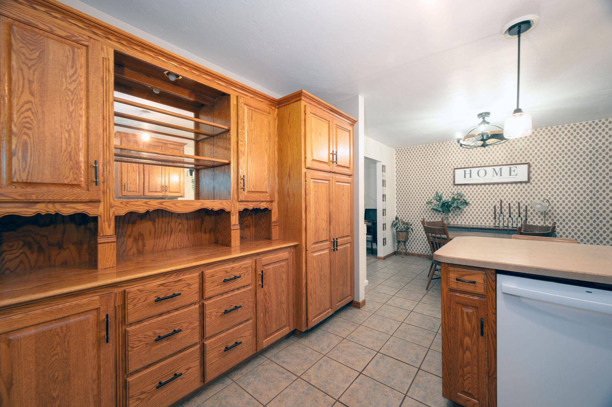 Windom, MN 56101,1835 Jamison DR