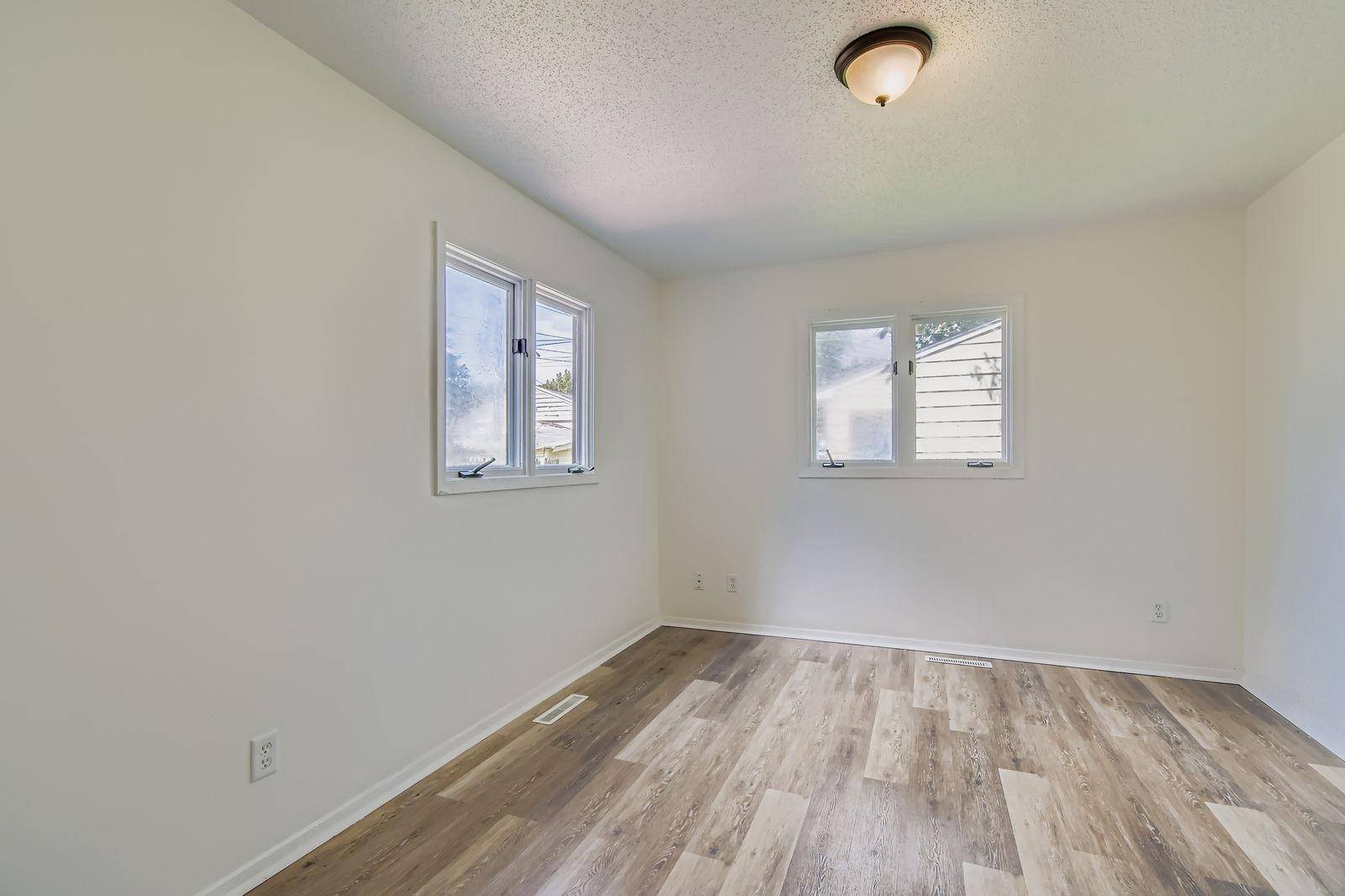 Saint Paul, MN 55104,915X Fuller AVE